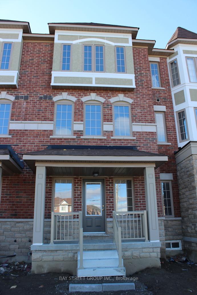 Photo 3 of 13 Telegraph Street, Brampton, Heart Lake East — HOMEH