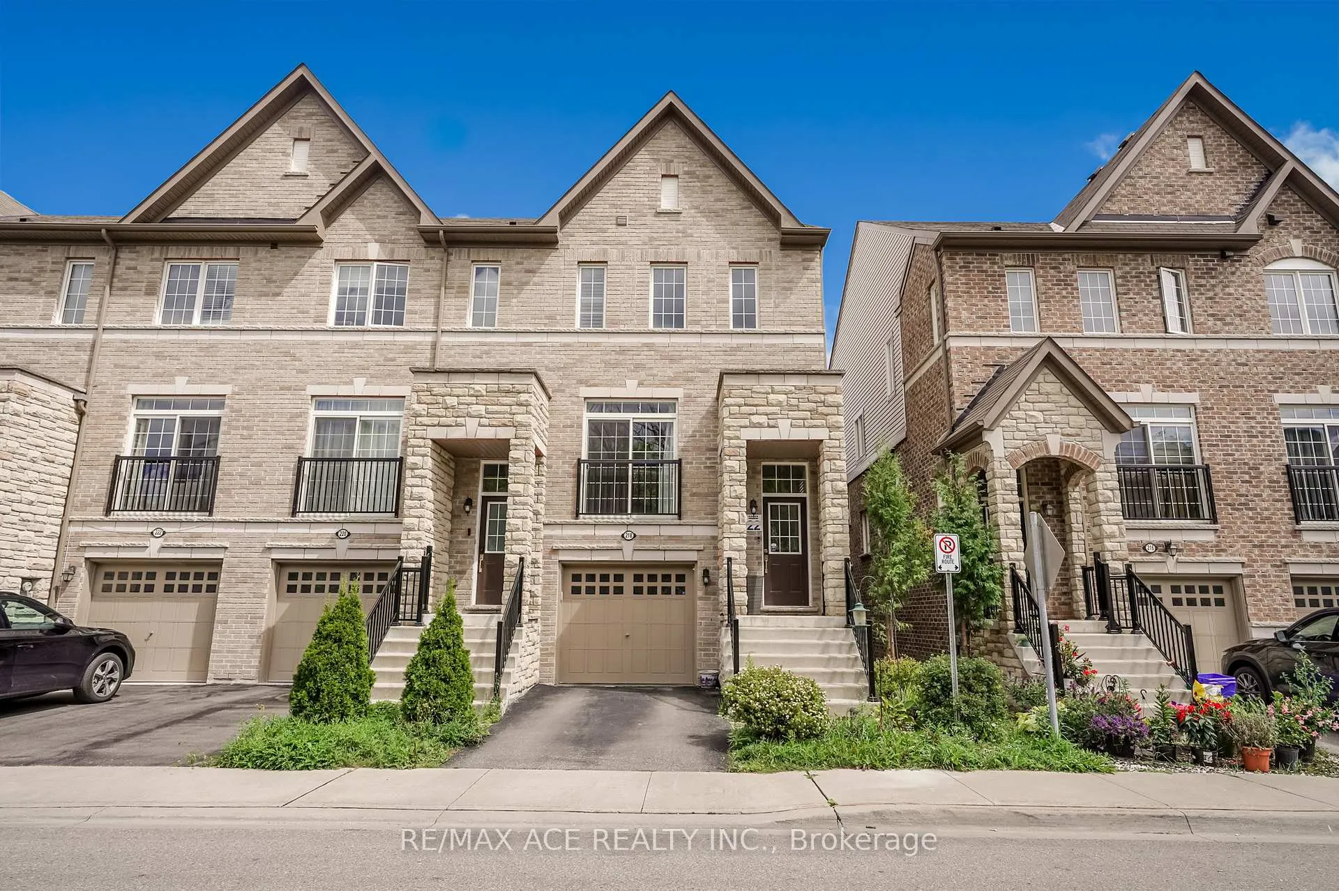 Front of 218 London Lane