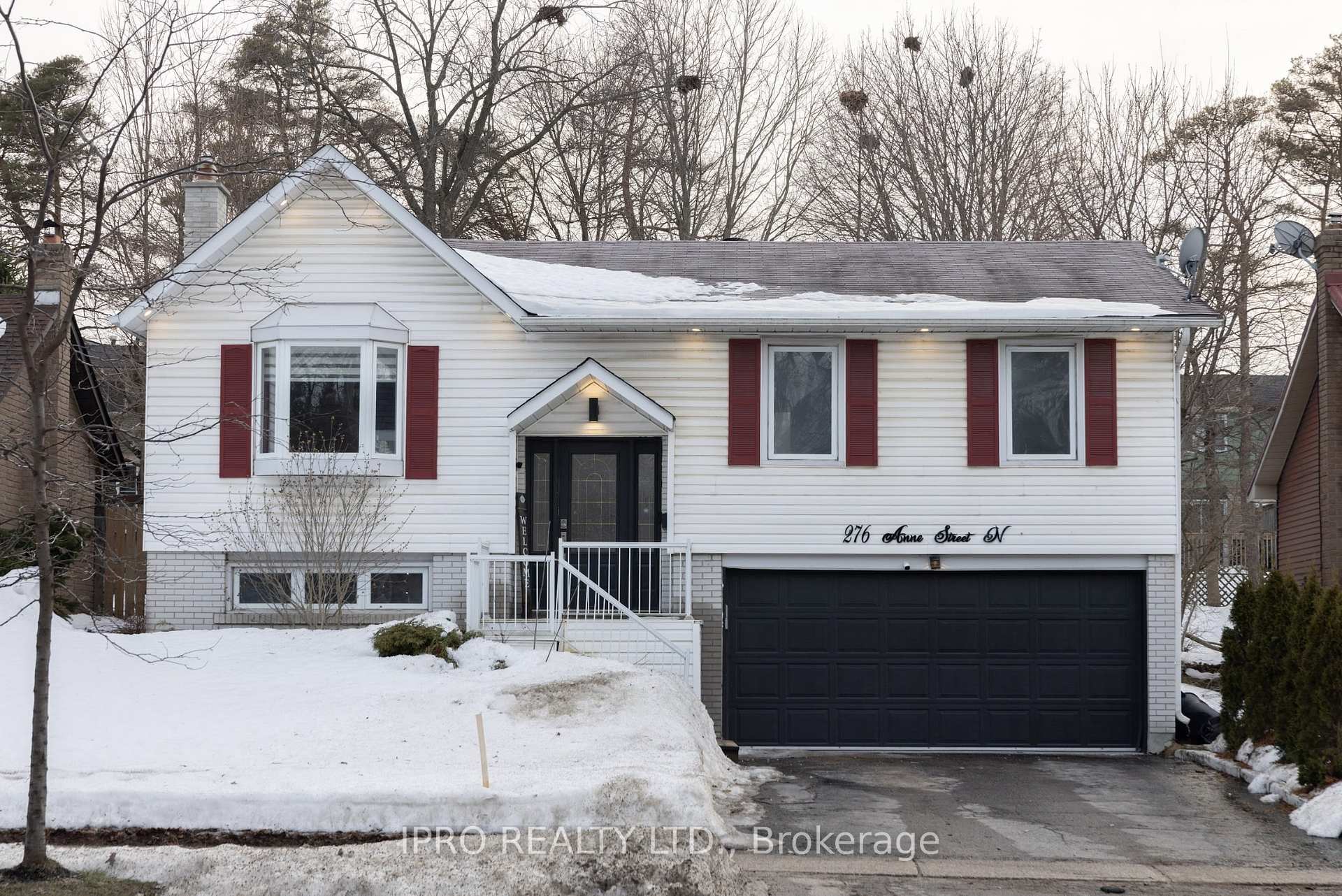 Front of 276 Anne Street N