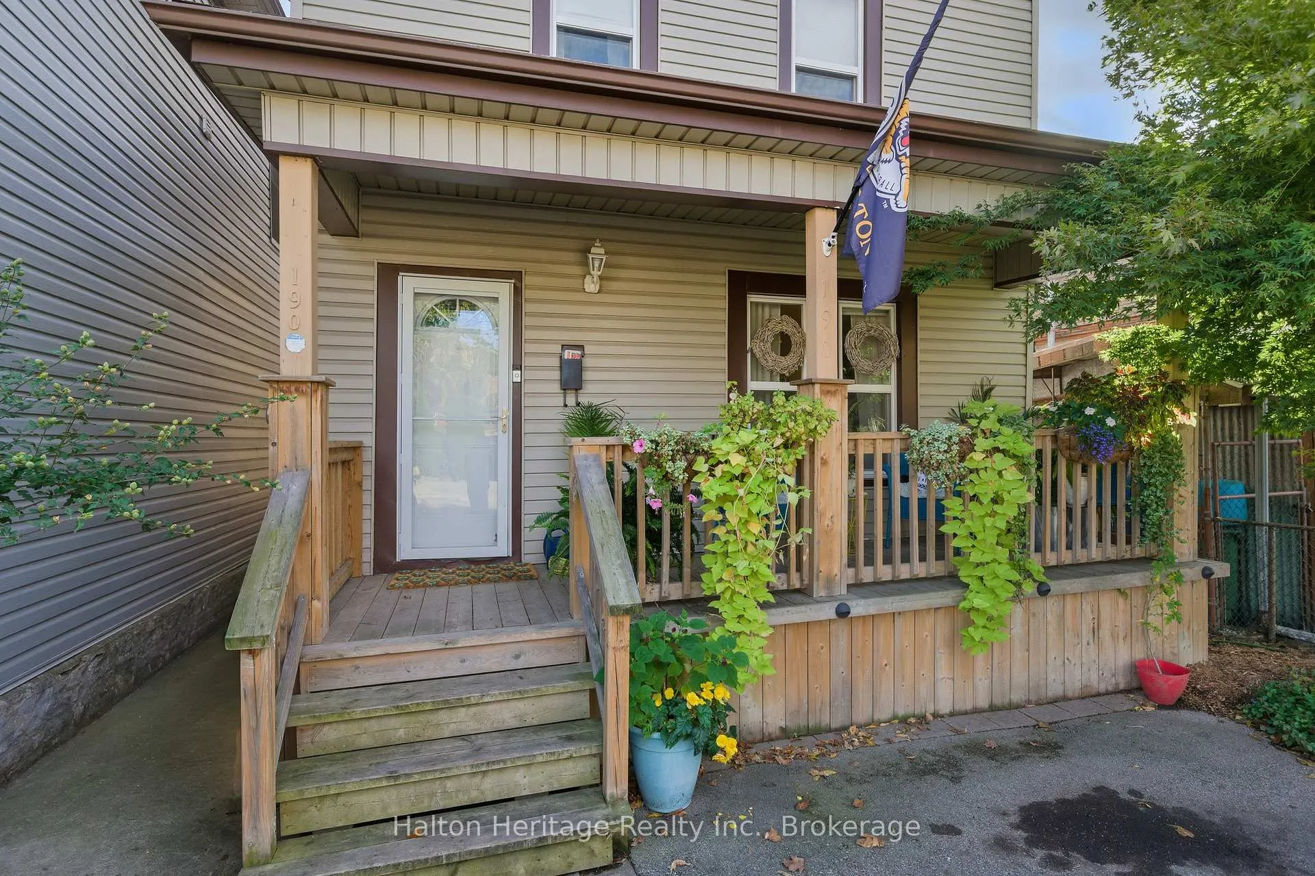 Photo 4 of 190 Wood Street E, Hamilton, North End — HOMEH