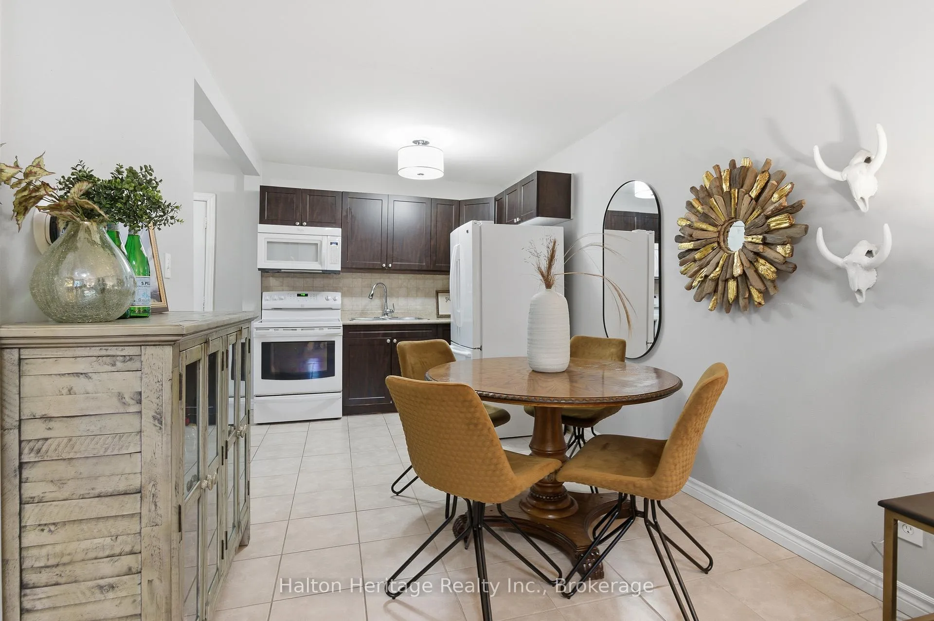 Photo 12 of 190 Wood Street E, Hamilton, North End — HOMEH