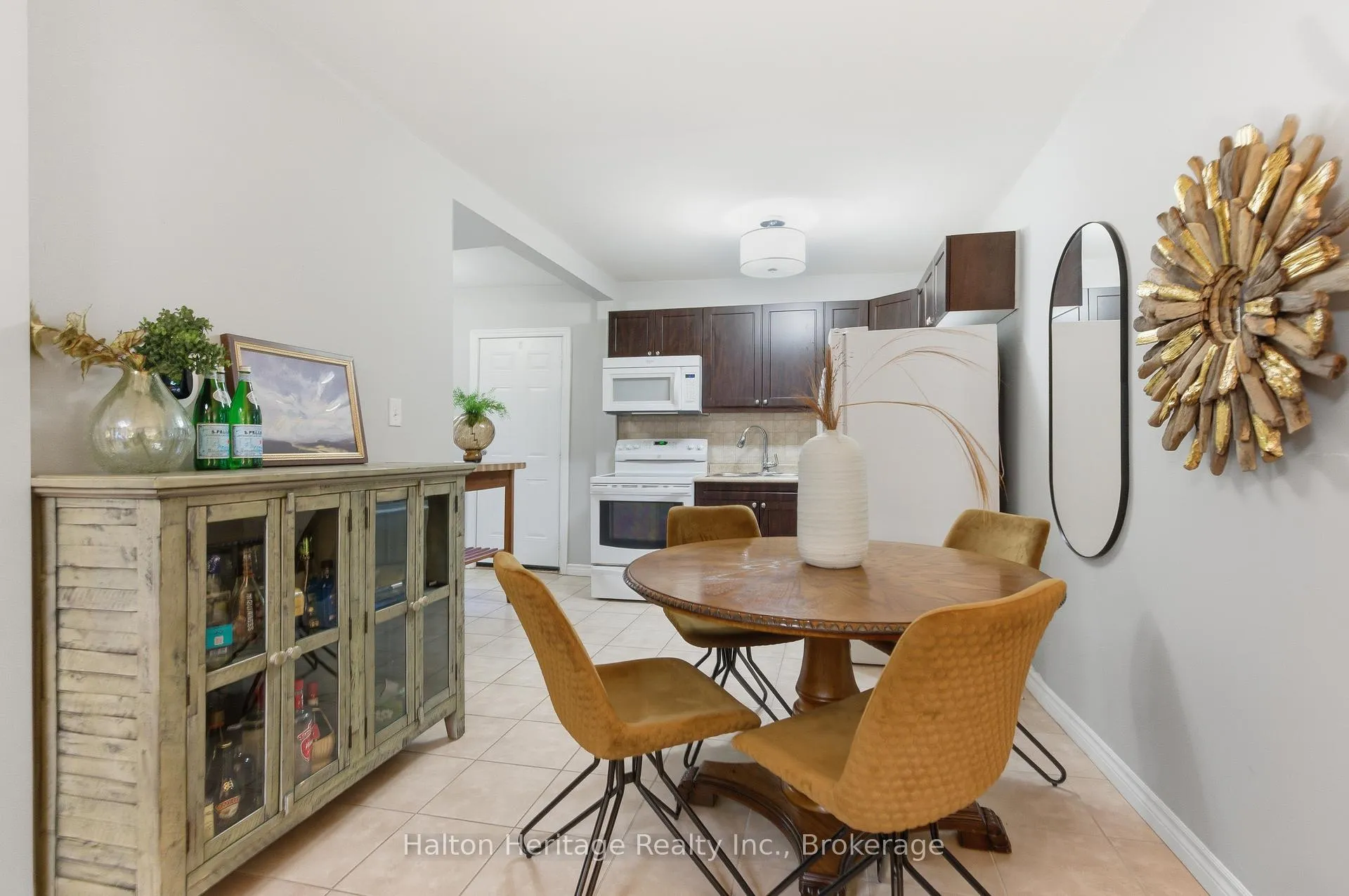 Photo 13 of 190 Wood Street E, Hamilton, North End — HOMEH
