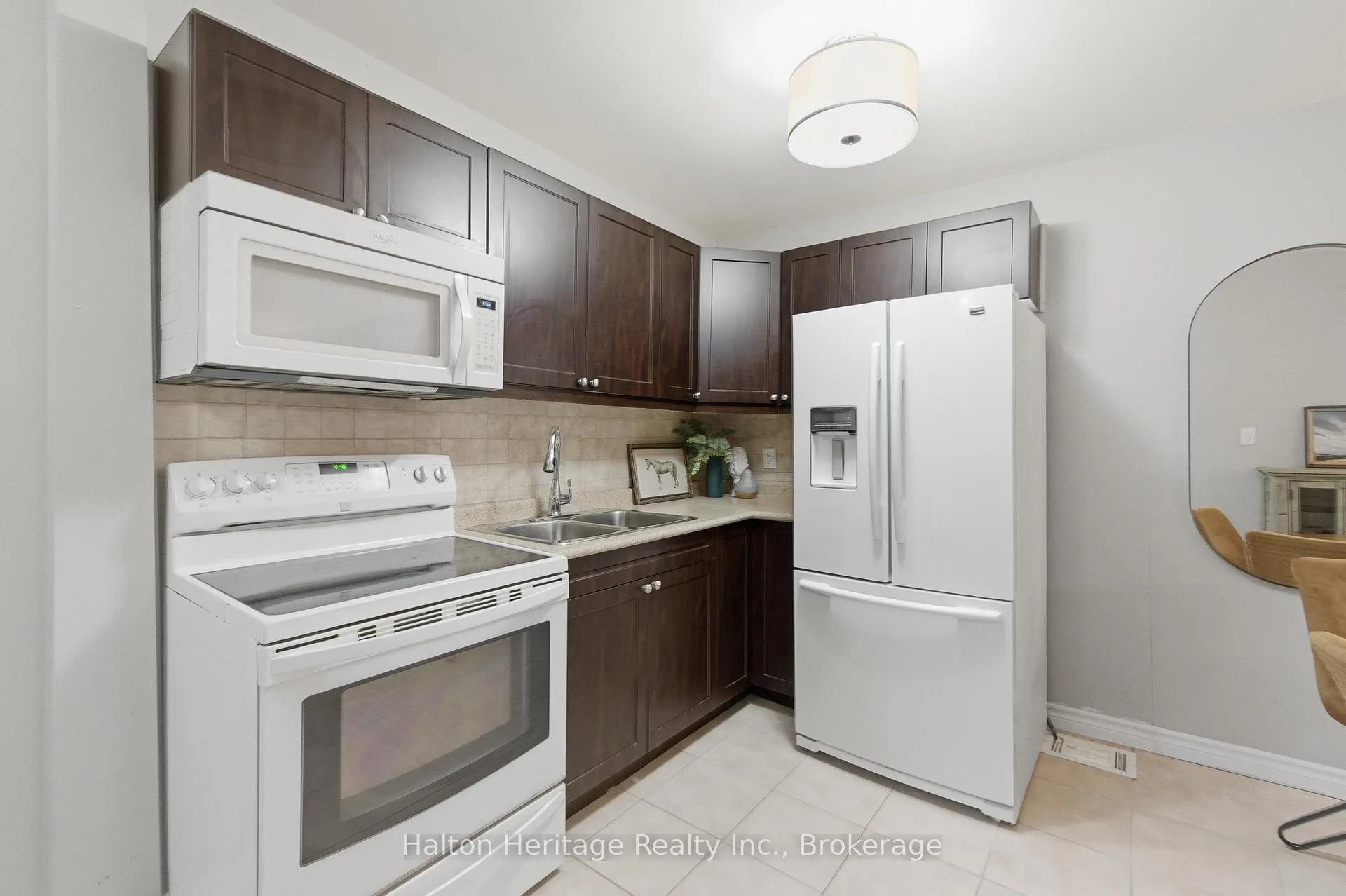 Photo 17 of 190 Wood Street E, Hamilton, North End — HOMEH