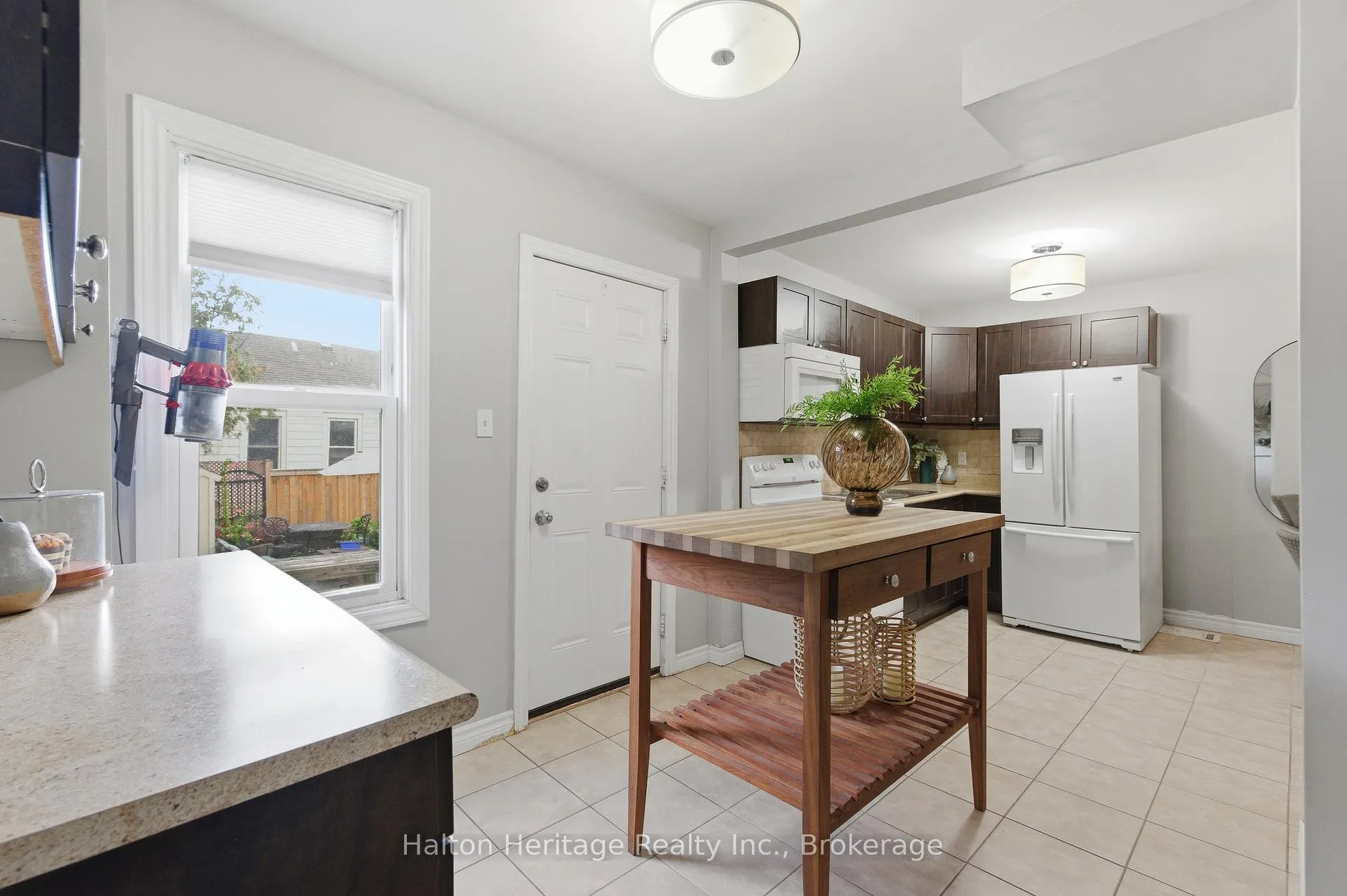 Photo 20 of 190 Wood Street E, Hamilton, North End — HOMEH