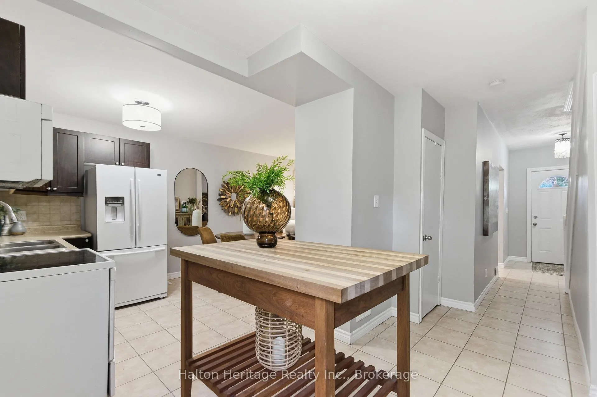 Photo 21 of 190 Wood Street E, Hamilton, North End — HOMEH