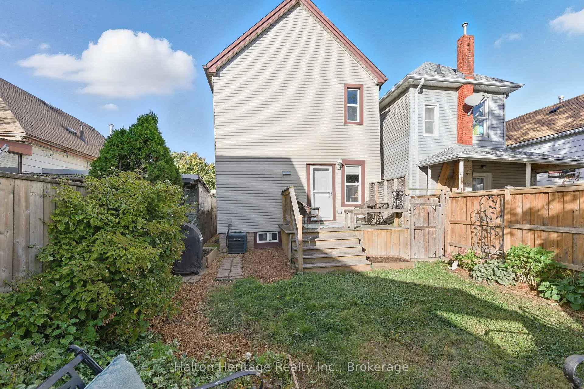 Photo 35 of 190 Wood Street E, Hamilton, North End — HOMEH