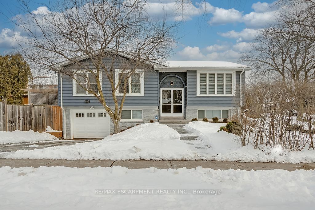 Front of 693 Inverary Road