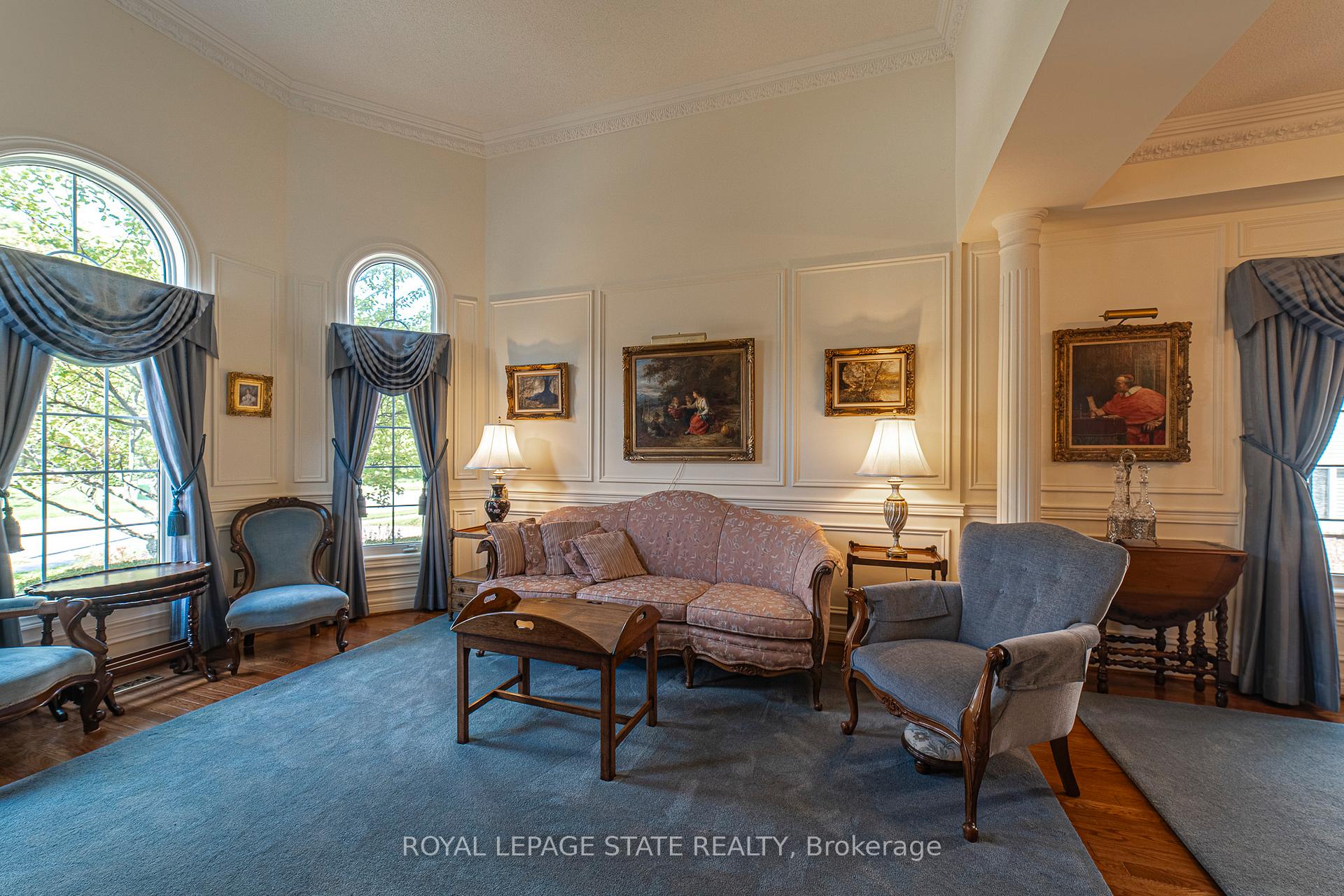 Photo 7 of 19 Brydale Court, Hamilton, Dundas — HOMEH
