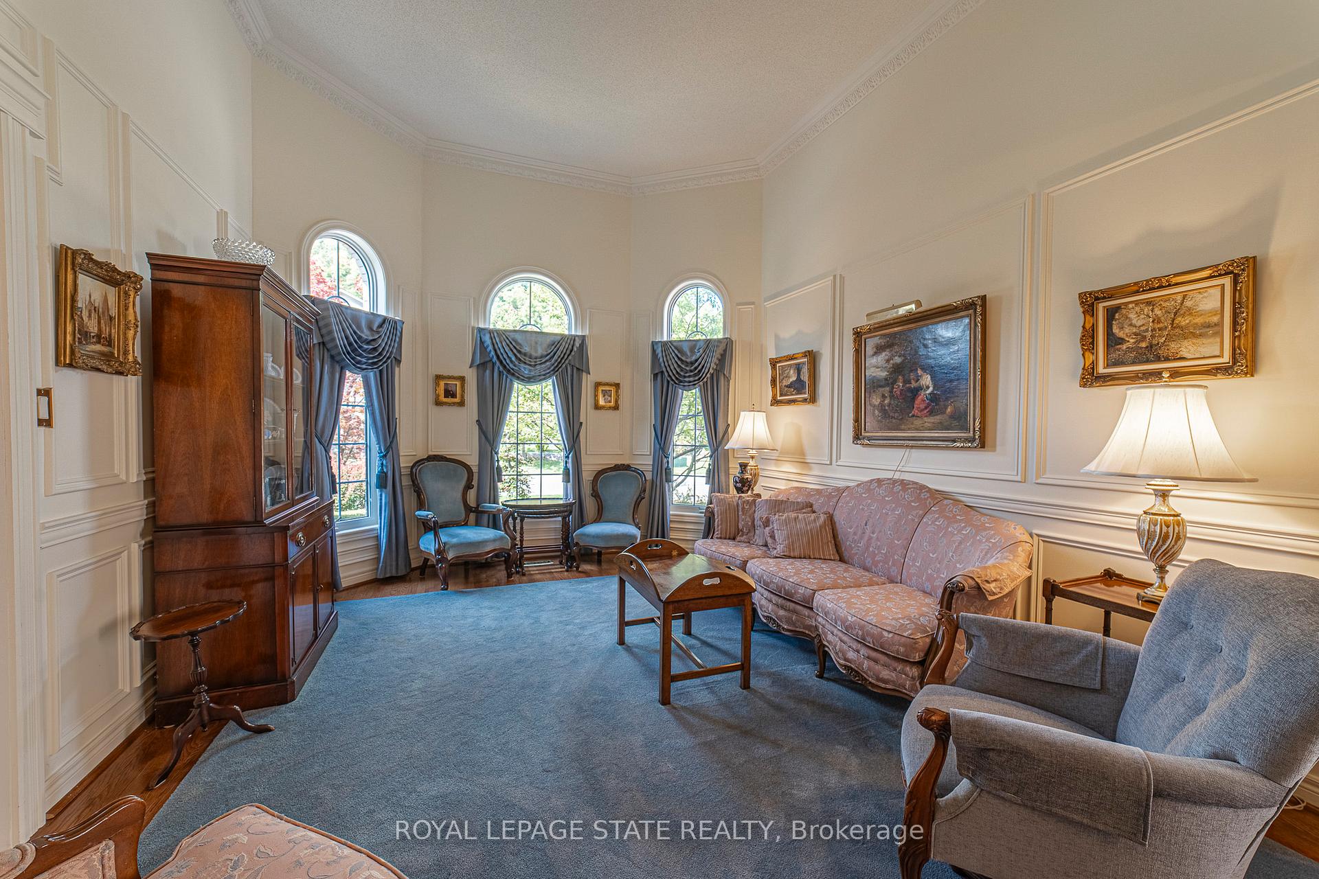 Photo 8 of 19 Brydale Court, Hamilton, Dundas — HOMEH