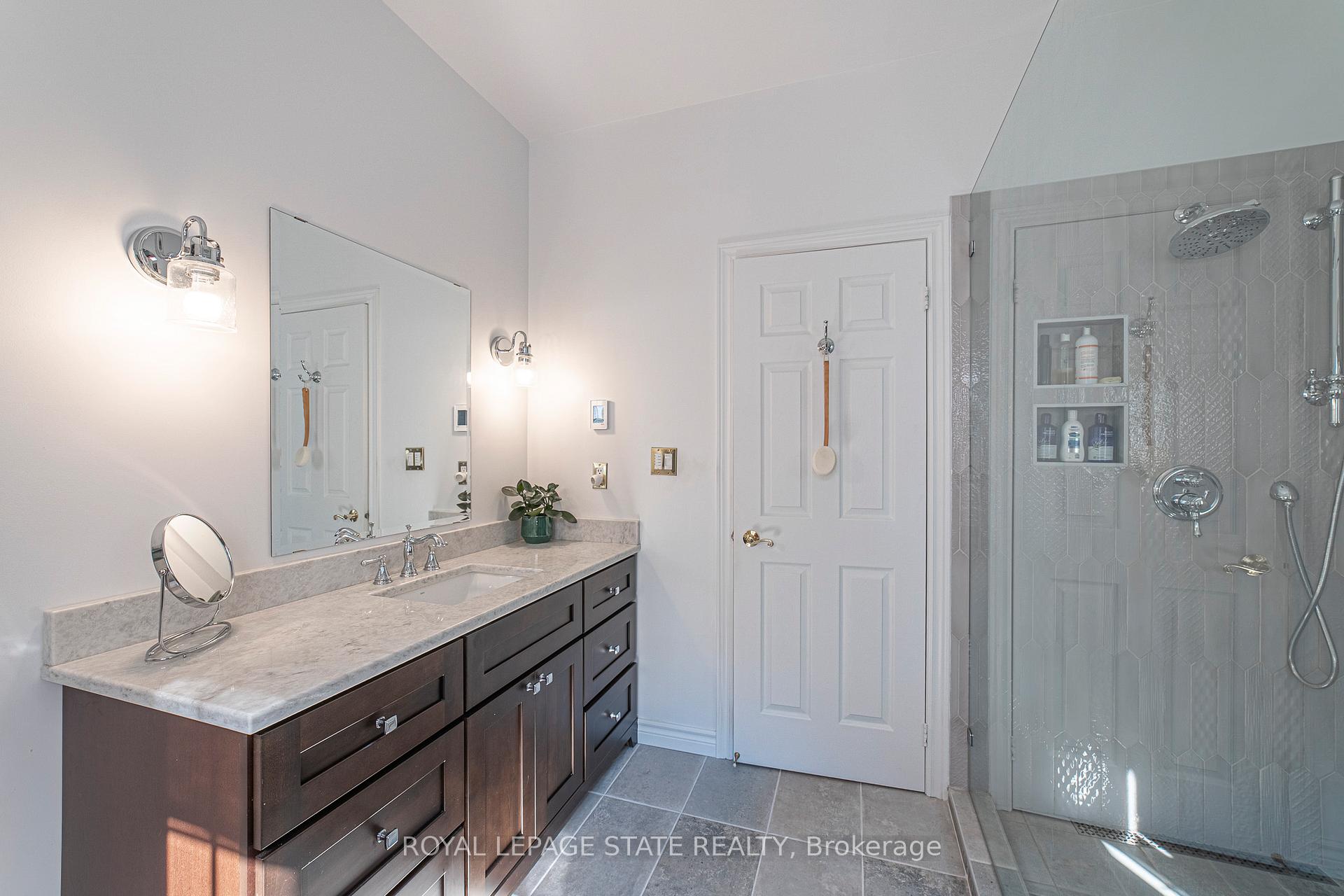 Photo 18 of 19 Brydale Court, Hamilton, Dundas — HOMEH