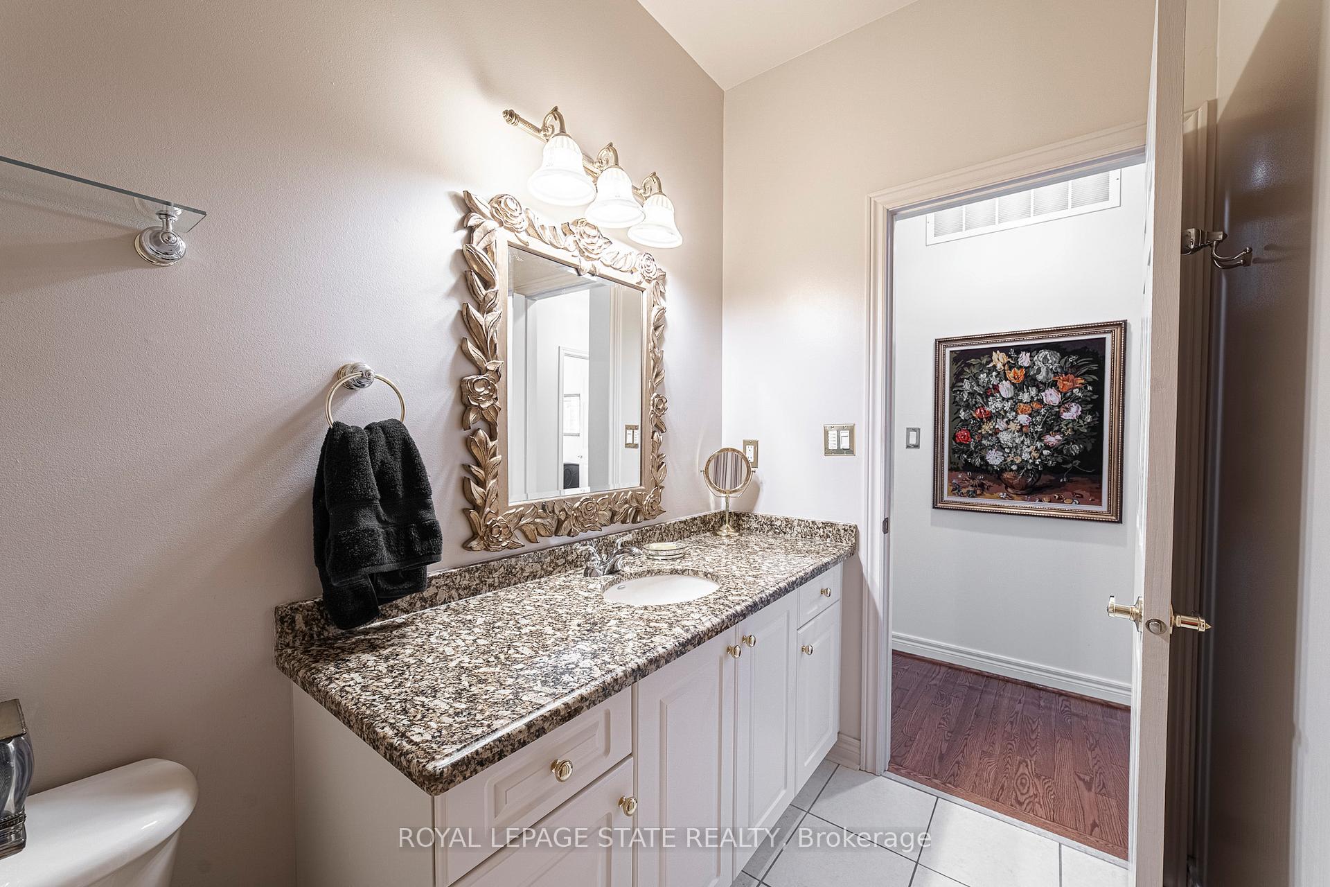 Photo 20 of 19 Brydale Court, Hamilton, Dundas — HOMEH