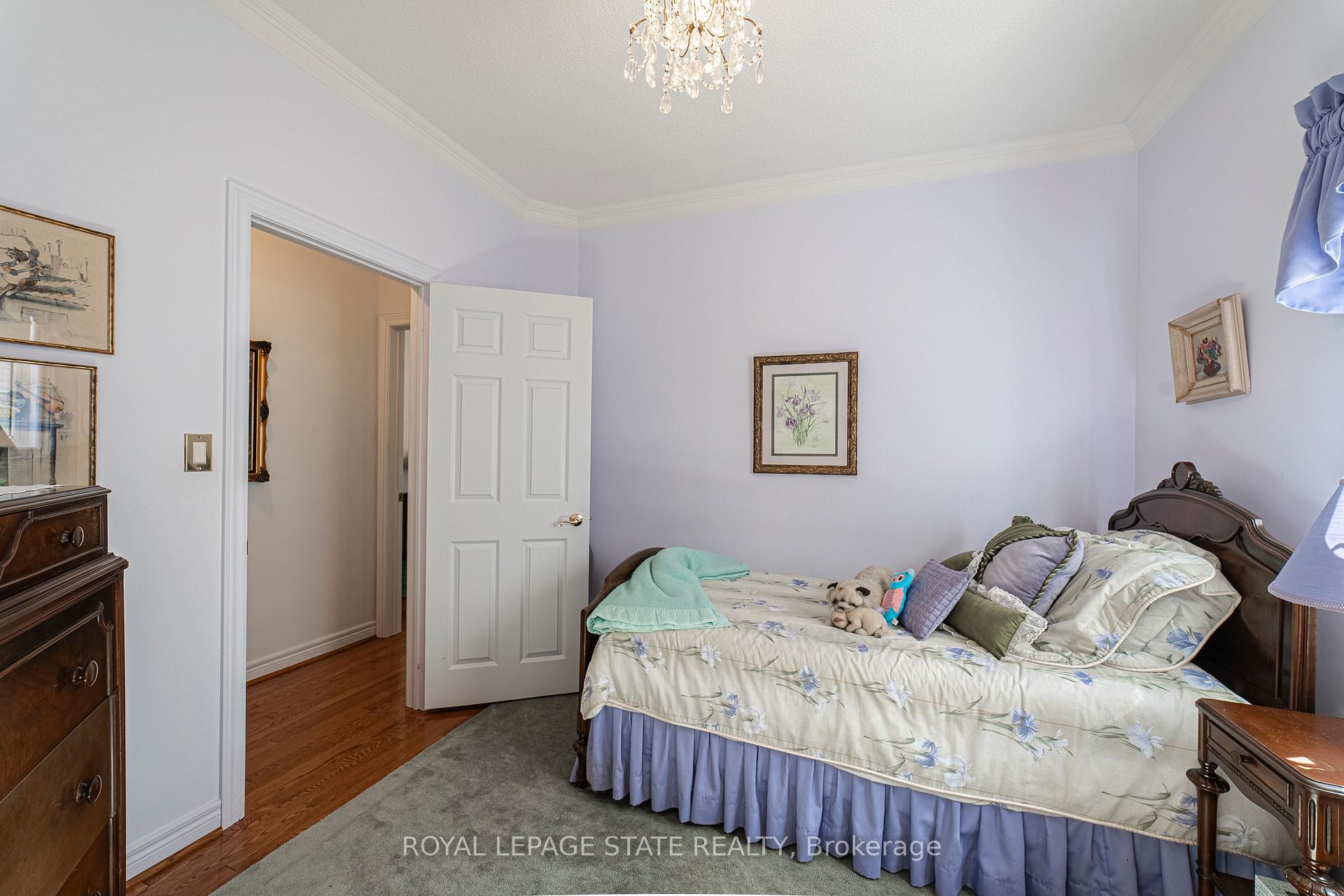 Photo 25 of 19 Brydale Court, Hamilton, Dundas — HOMEH