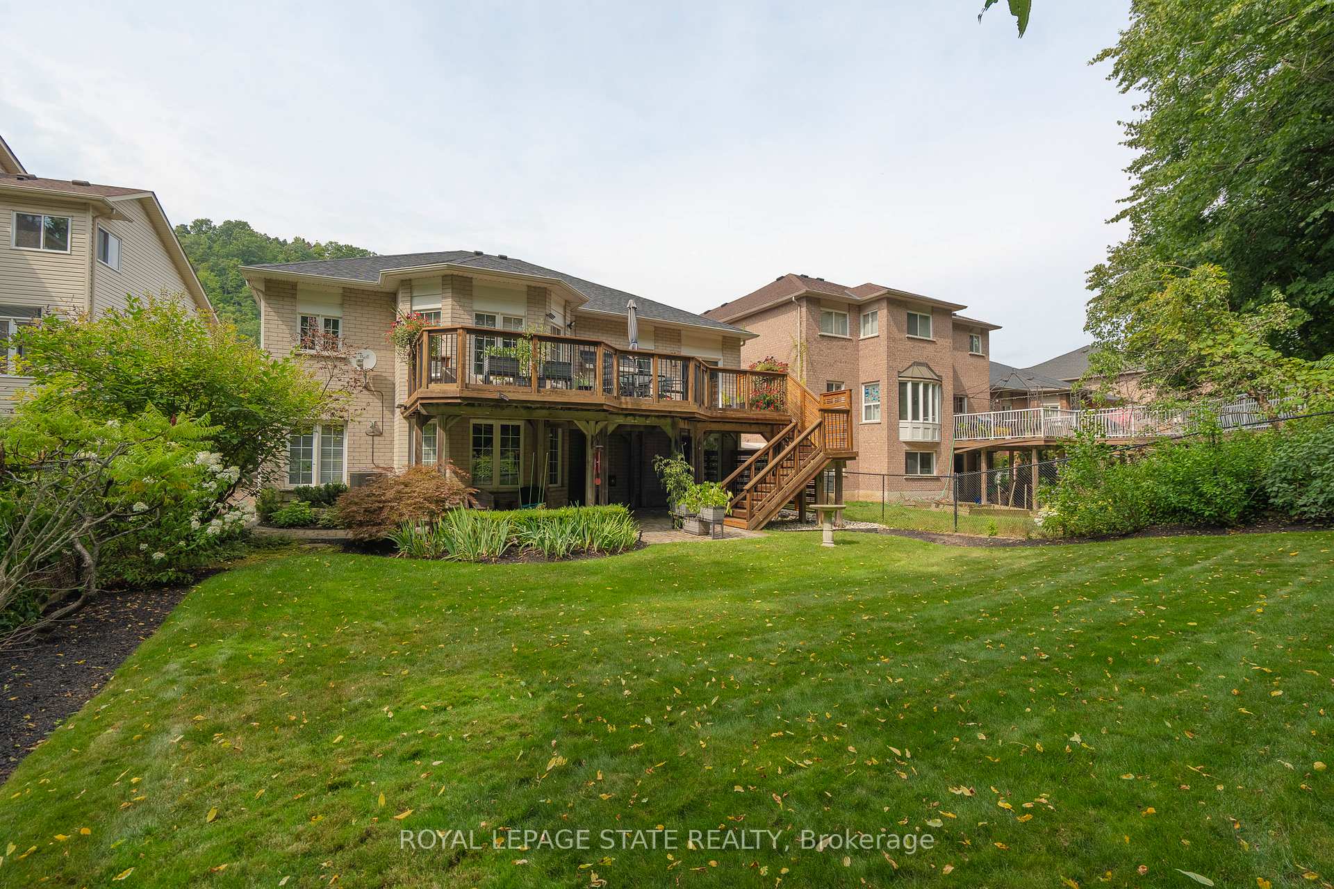 Photo 50 of 19 Brydale Court, Hamilton, Dundas — HOMEH