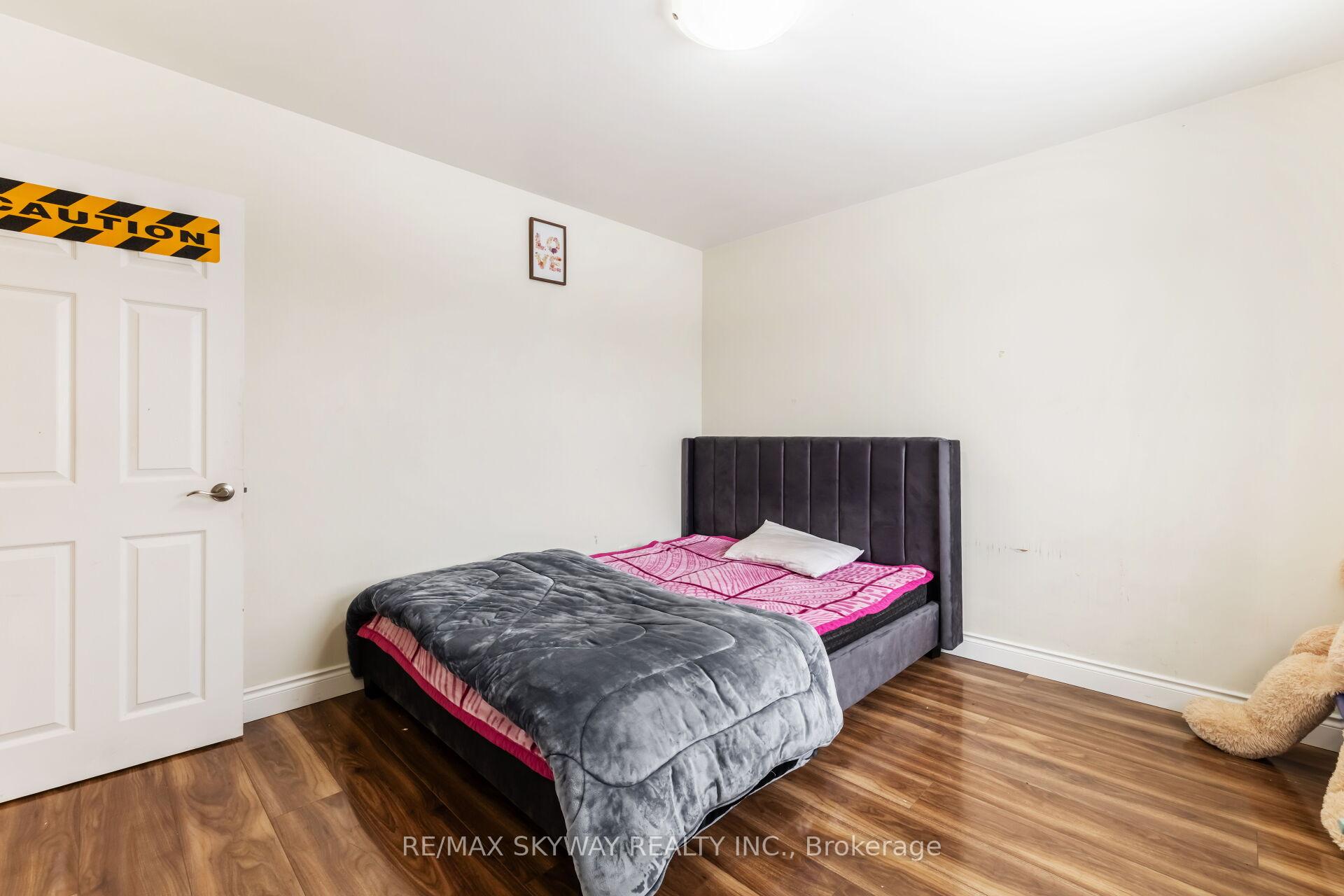Photo 33 of 98 Jessie Street, Brampton, Downtown Brampton — HOMEH