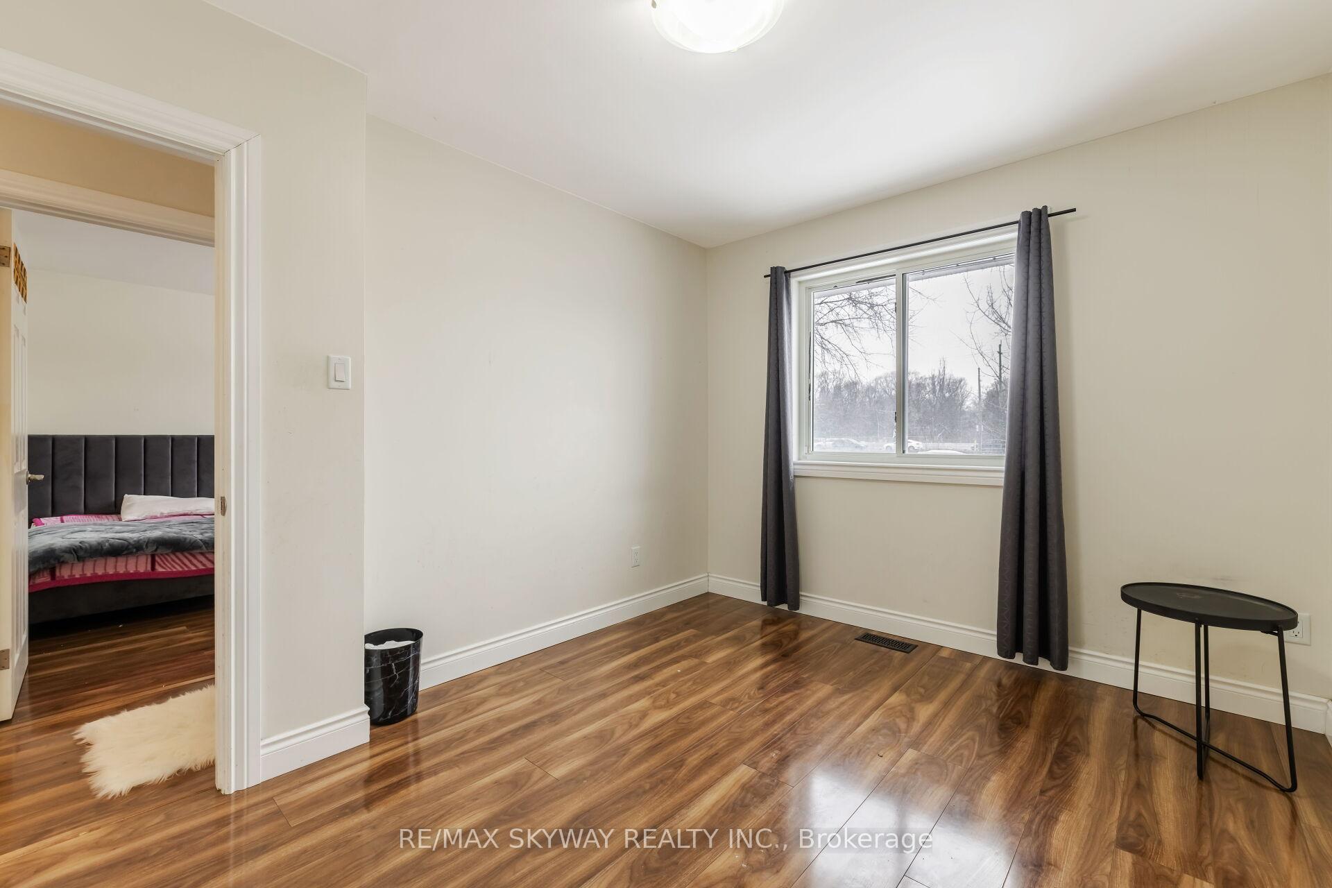 Photo 23 of 98 Jessie Street, Brampton, Downtown Brampton — HOMEH