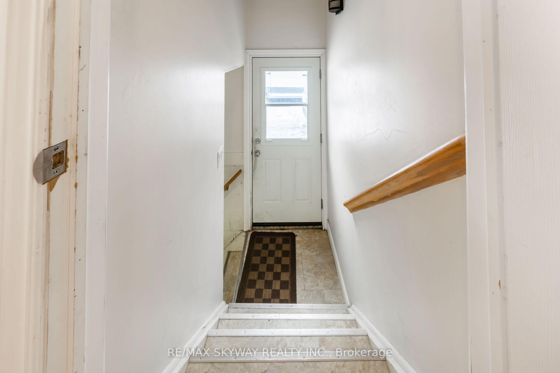 Photo 18 of 98 Jessie Street, Brampton, Downtown Brampton — HOMEH