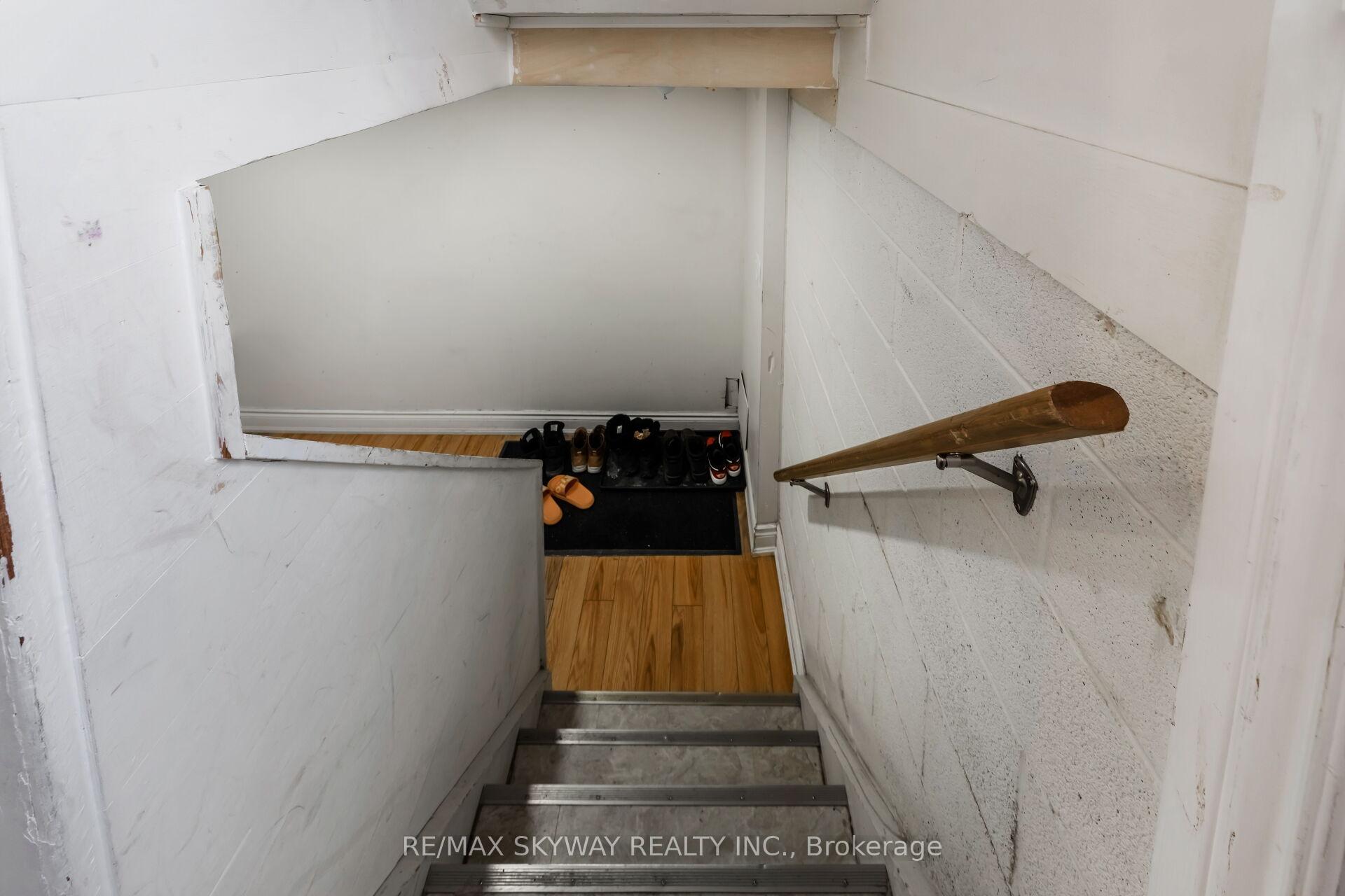 Photo 17 of 98 Jessie Street, Brampton, Downtown Brampton — HOMEH