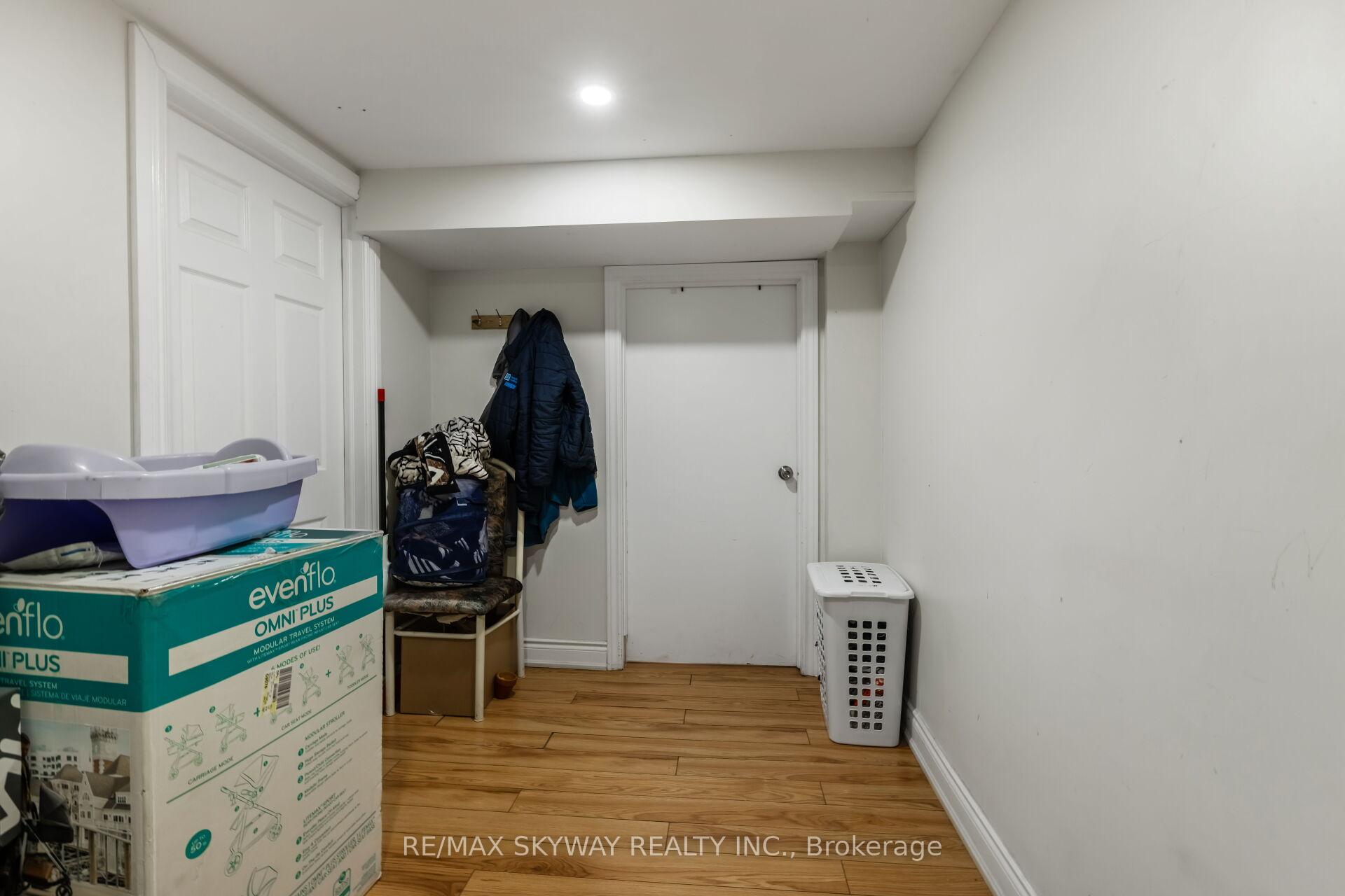 Photo 15 of 98 Jessie Street, Brampton, Downtown Brampton — HOMEH