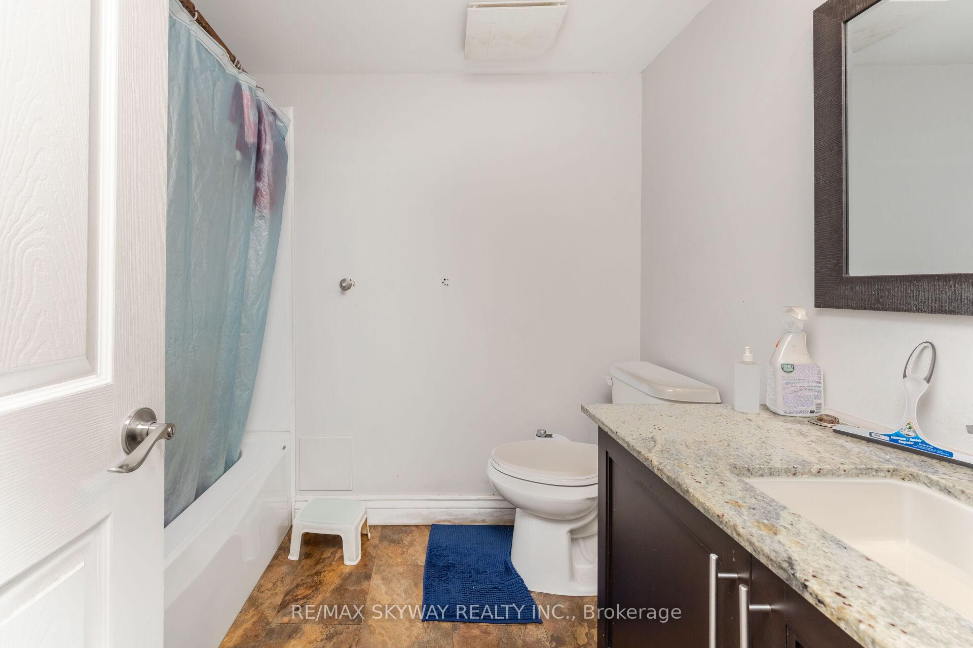 Photo 12 of 98 Jessie Street, Brampton, Downtown Brampton — HOMEH