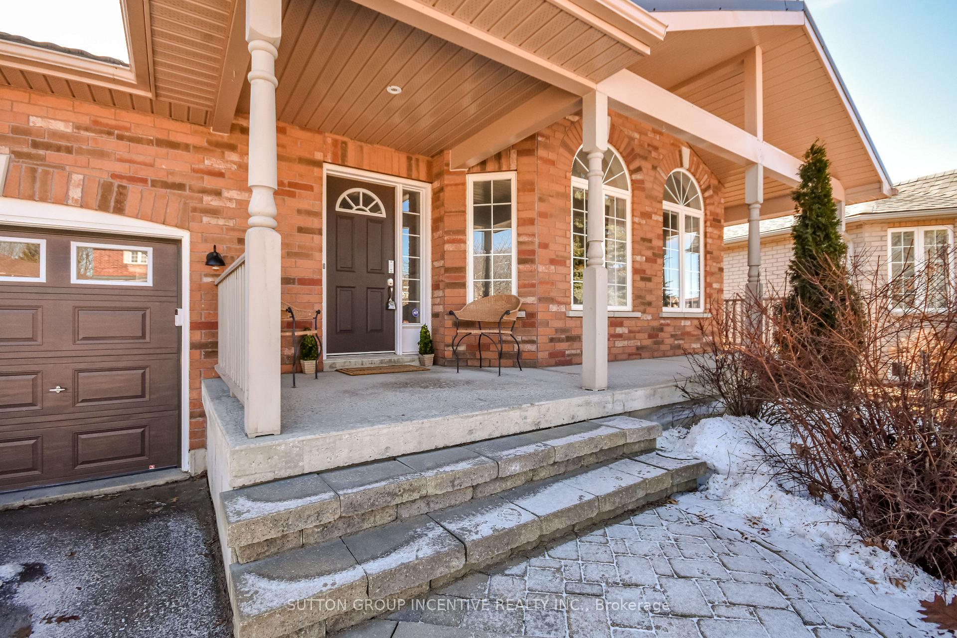 Photo 2 of 39 Player Drive, Barrie, East Bayfield — HOMEH