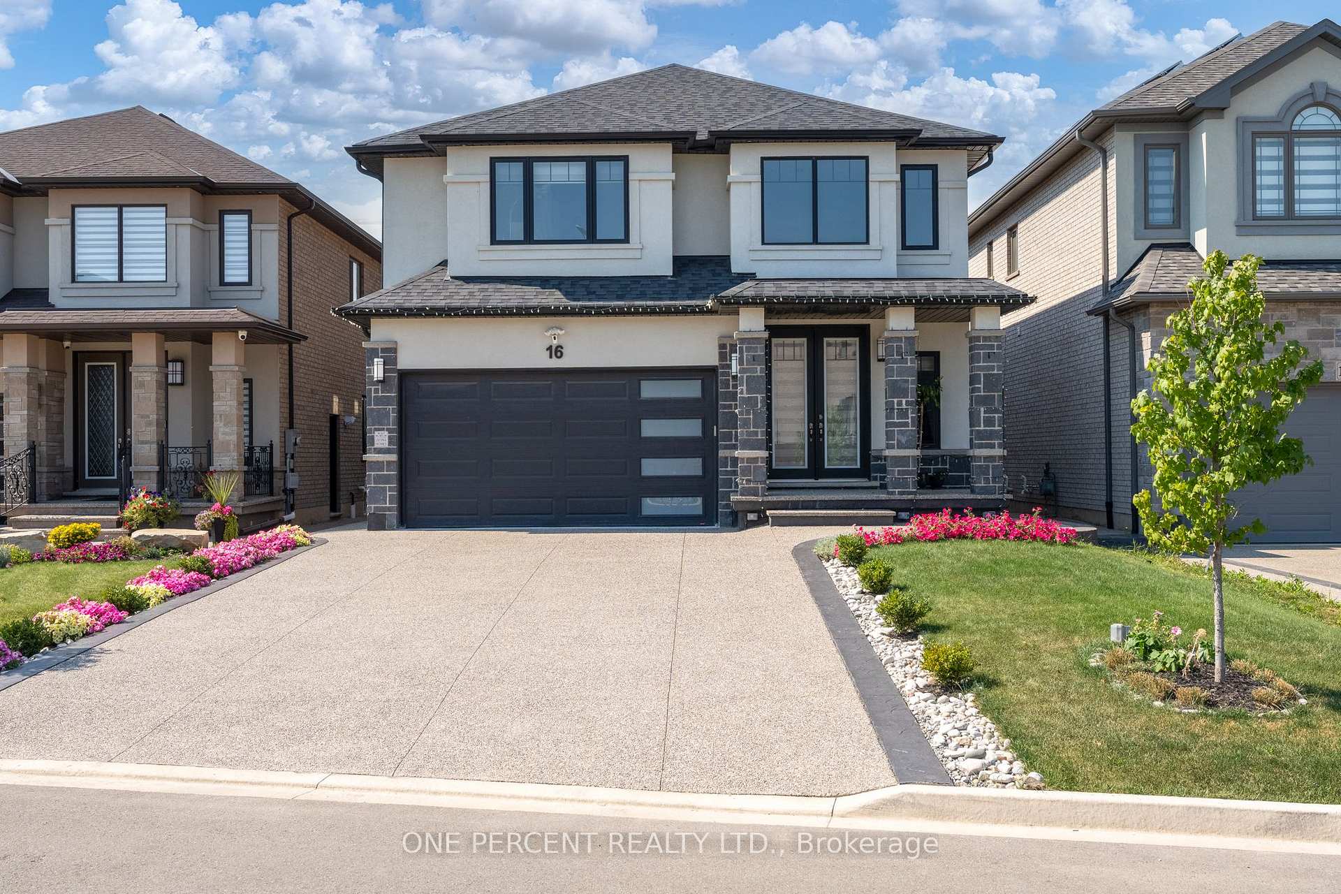 Photo 1 of 16 Eringate Court, Hamilton, Stoney Creek Mountain — HOMEH