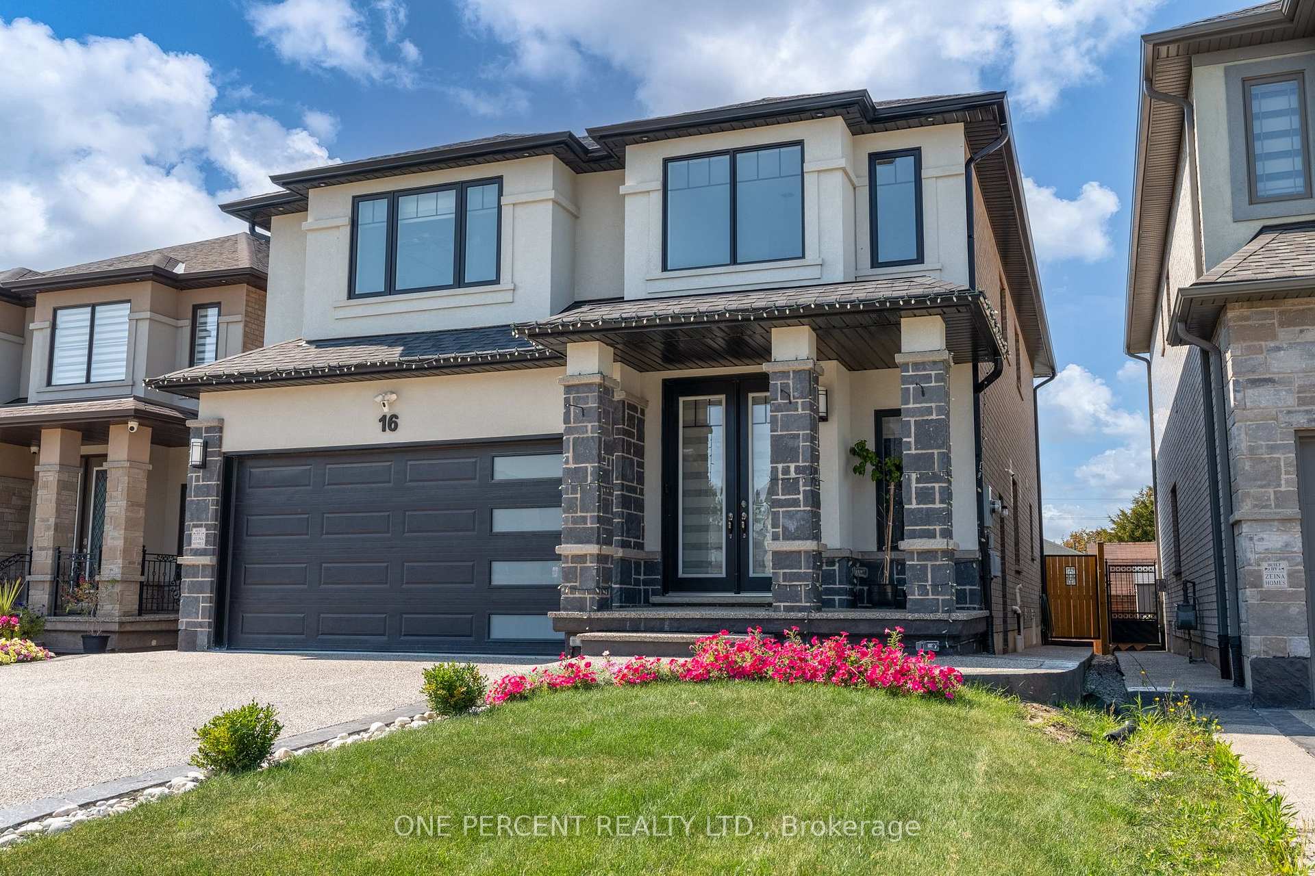 Photo 2 of 16 Eringate Court, Hamilton, Stoney Creek Mountain — HOMEH