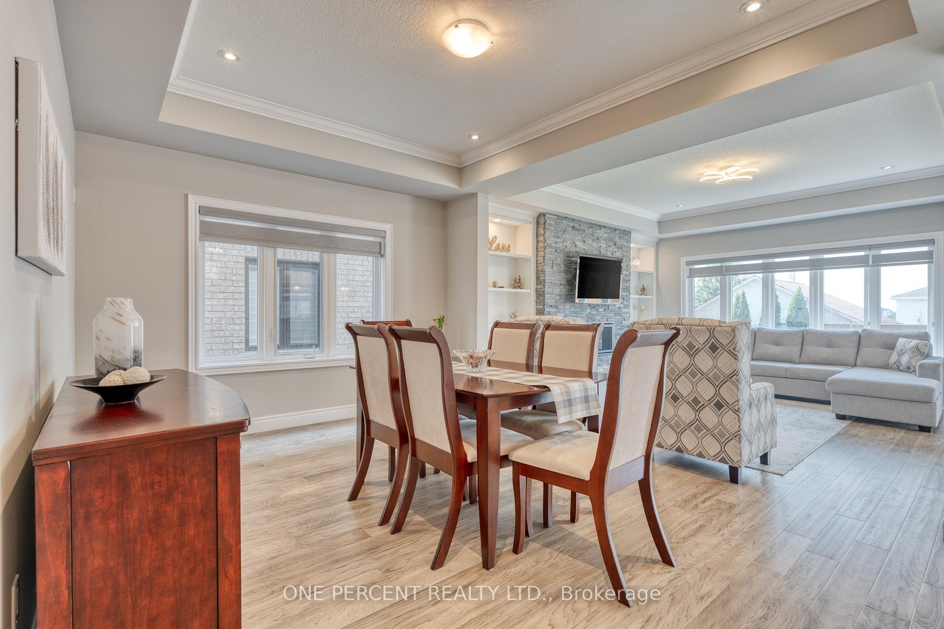 Photo 7 of 16 Eringate Court, Hamilton, Stoney Creek Mountain — HOMEH