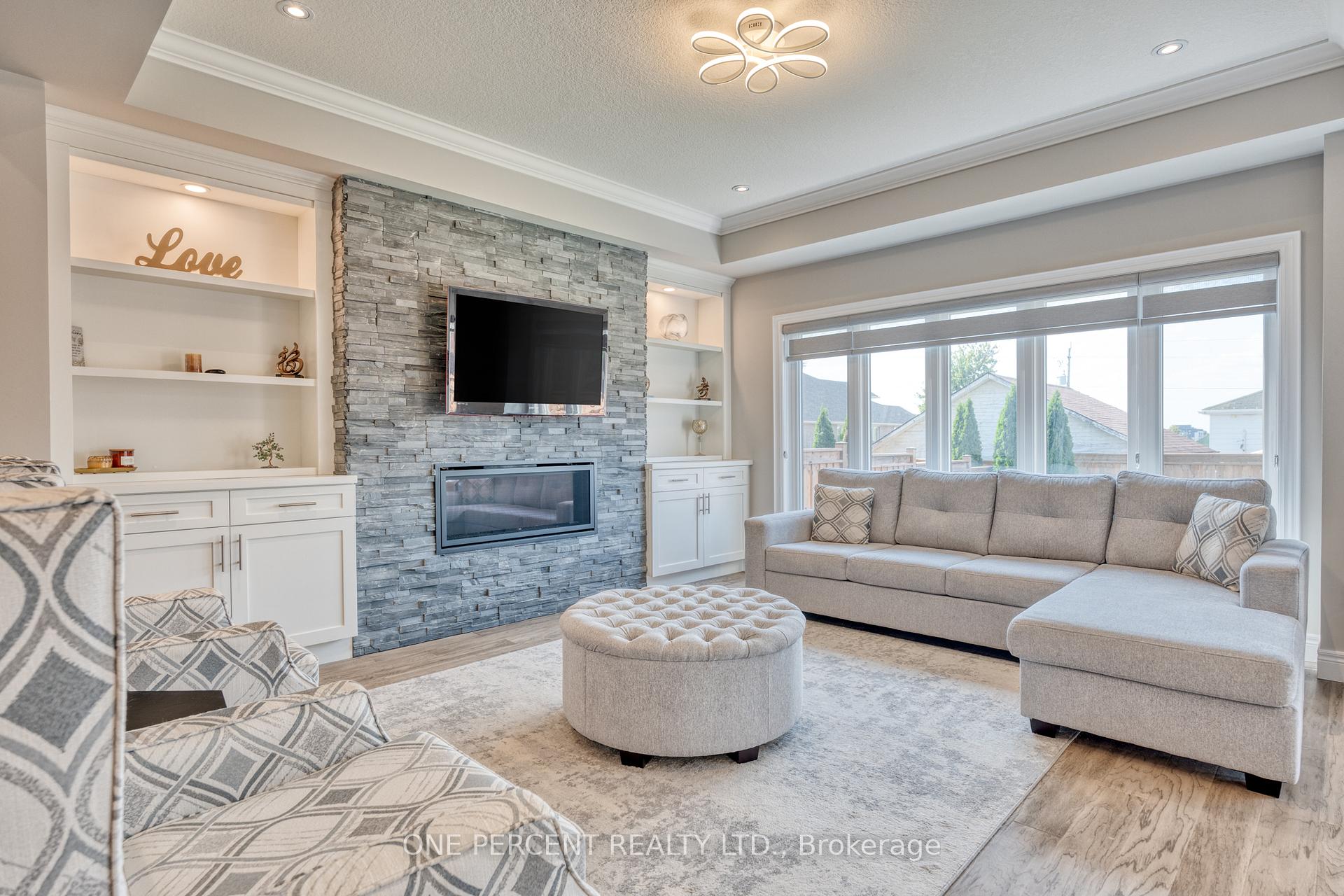 Photo 8 of 16 Eringate Court, Hamilton, Stoney Creek Mountain — HOMEH