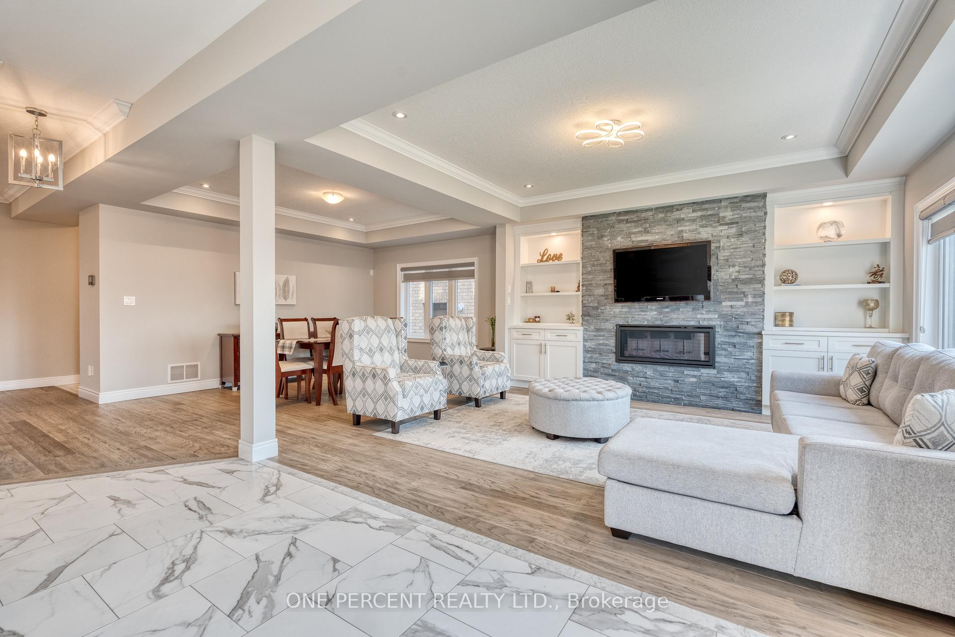 Photo 10 of 16 Eringate Court, Hamilton, Stoney Creek Mountain — HOMEH