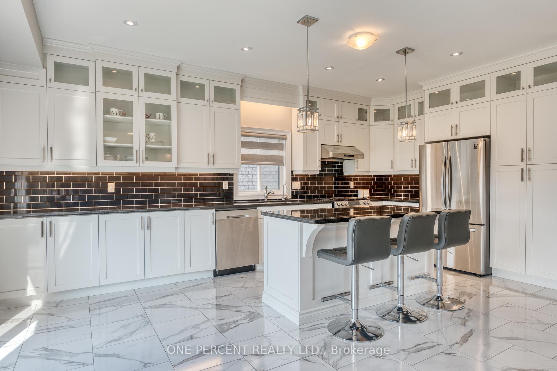 Photo 15 of 16 Eringate Court, Hamilton, Stoney Creek Mountain — HOMEH