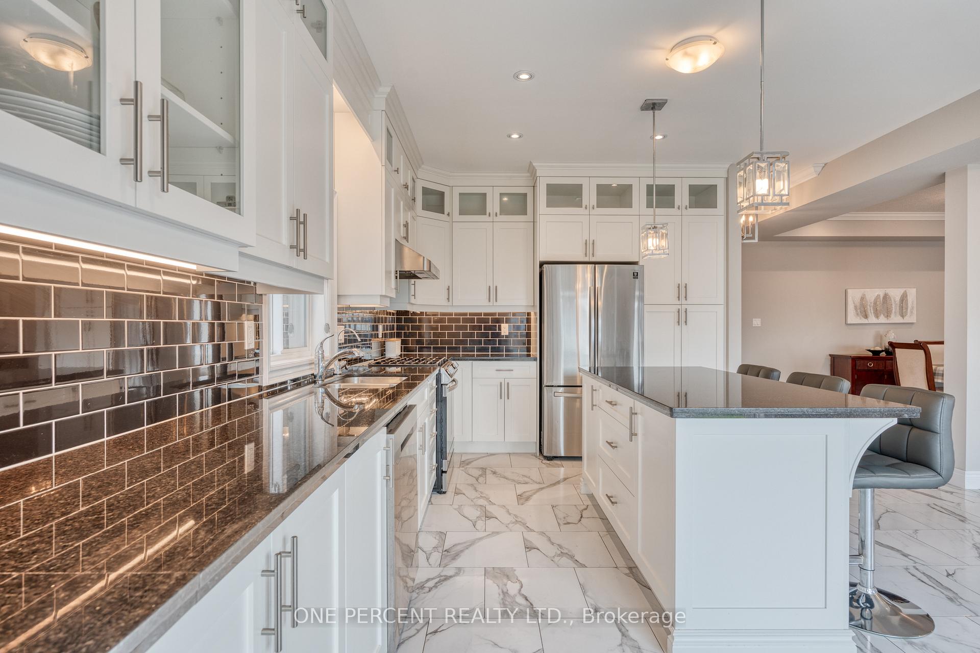 Photo 17 of 16 Eringate Court, Hamilton, Stoney Creek Mountain — HOMEH