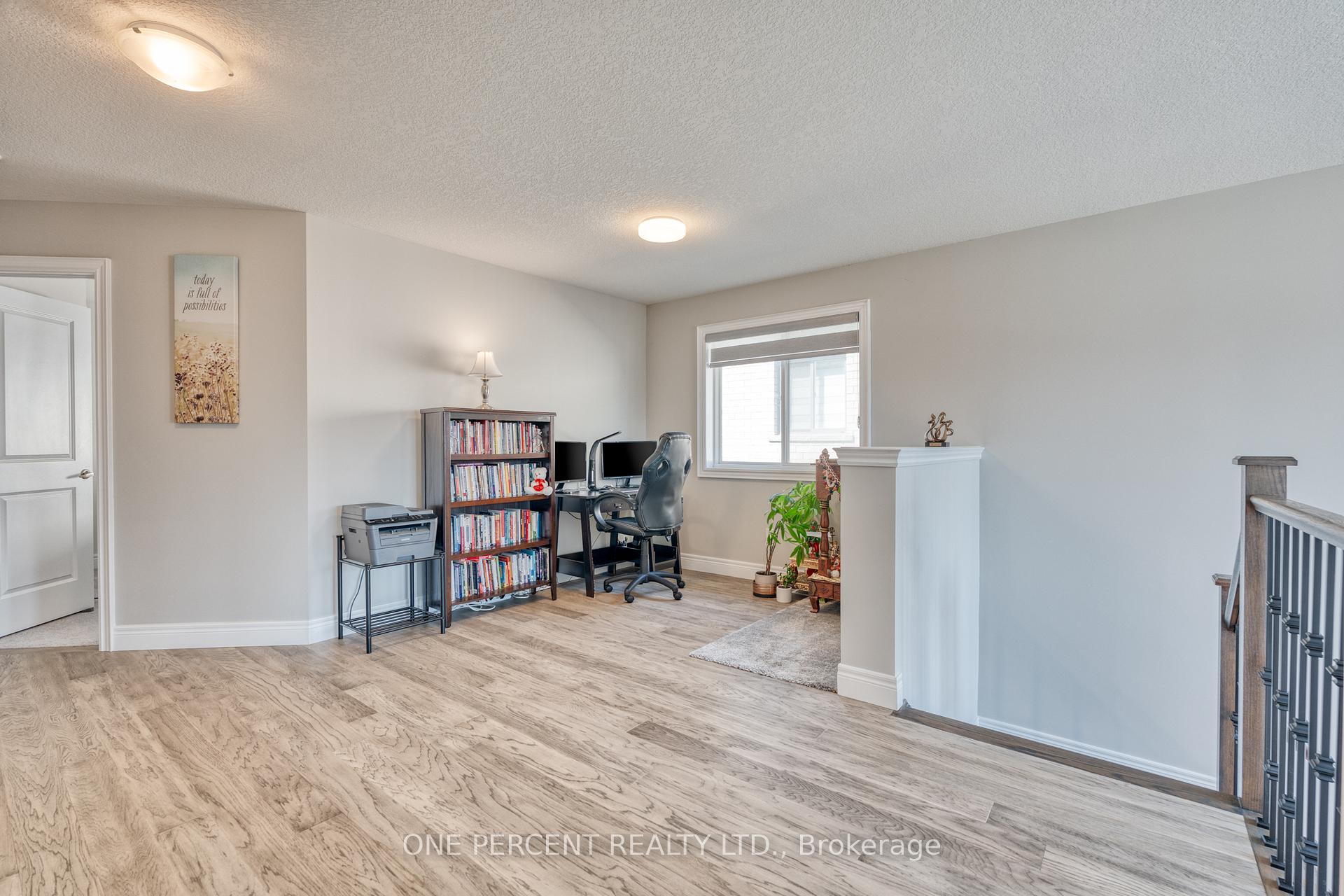 Photo 22 of 16 Eringate Court, Hamilton, Stoney Creek Mountain — HOMEH