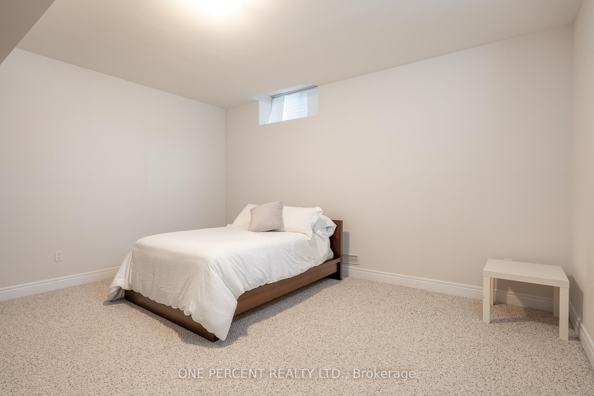 Photo 39 of 16 Eringate Court, Hamilton, Stoney Creek Mountain — HOMEH