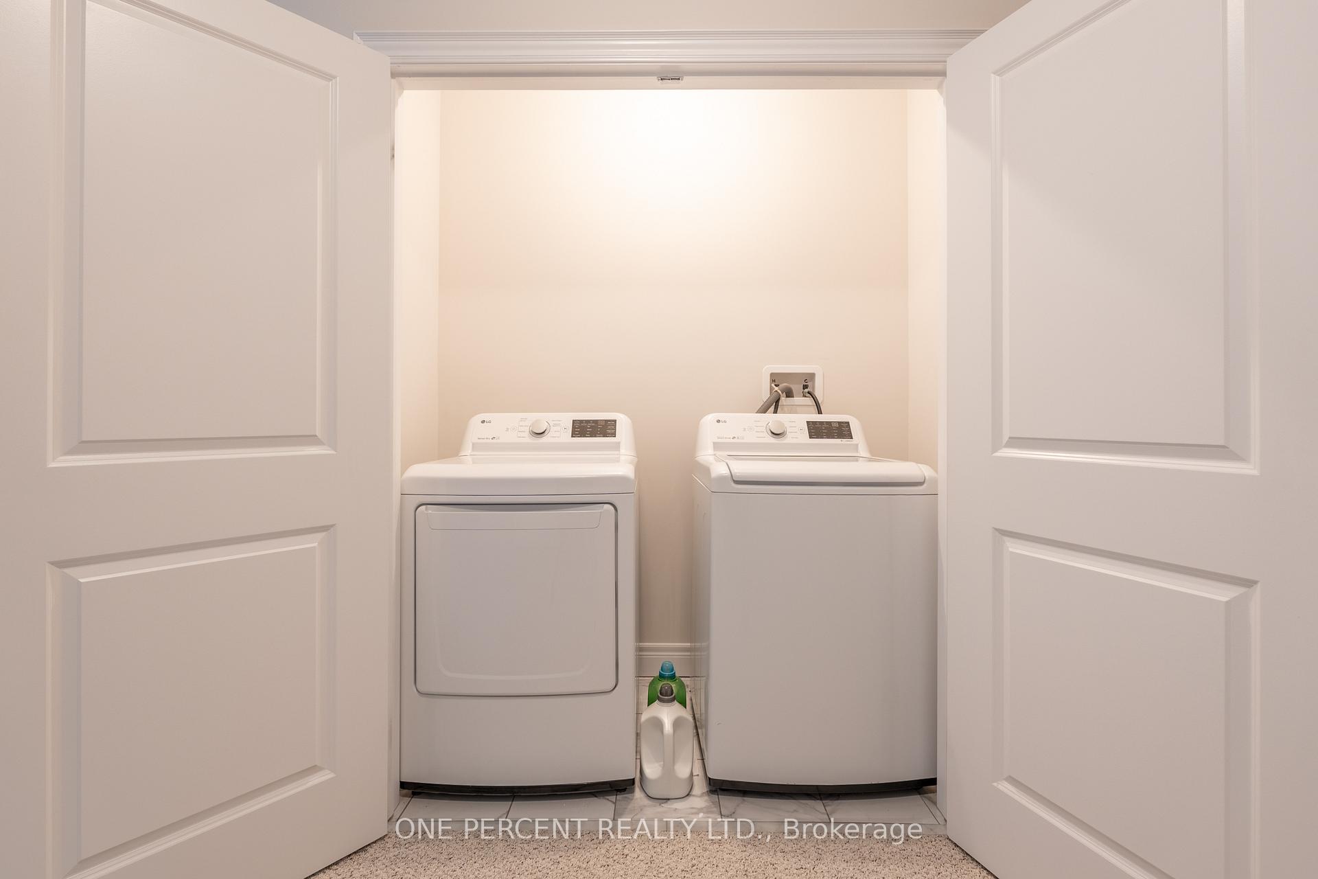 Photo 41 of 16 Eringate Court, Hamilton, Stoney Creek Mountain — HOMEH