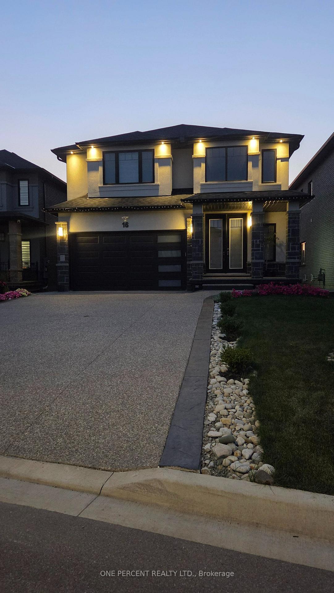 Photo 45 of 16 Eringate Court, Hamilton, Stoney Creek Mountain — HOMEH