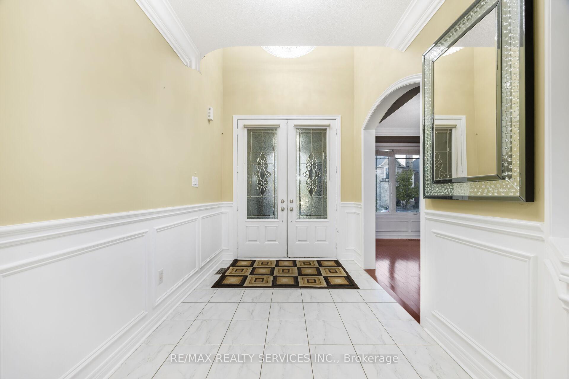Photo 3 of 51 Midsummer Drive, Brampton, Bram East — HOMEH
