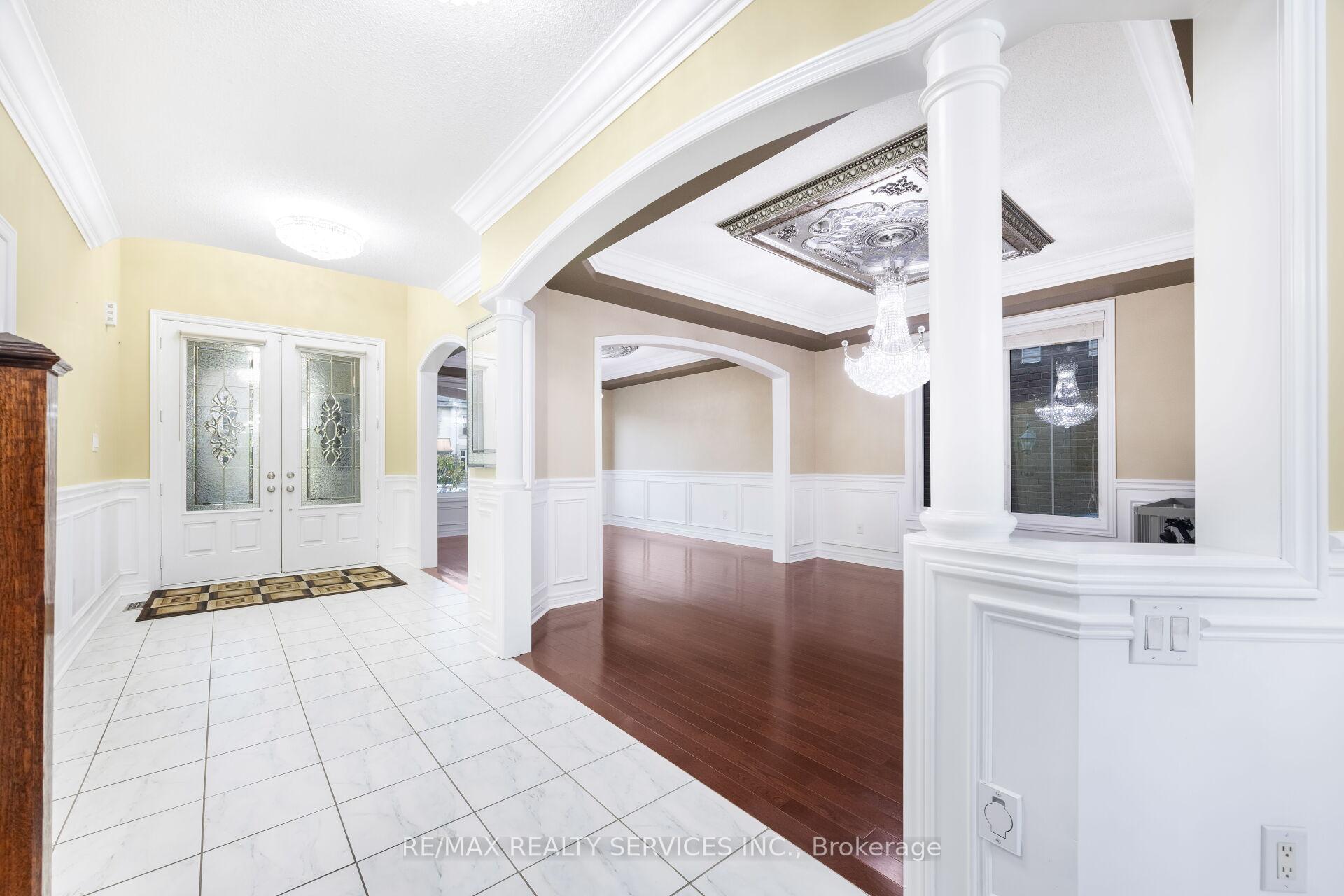 Photo 4 of 51 Midsummer Drive, Brampton, Bram East — HOMEH
