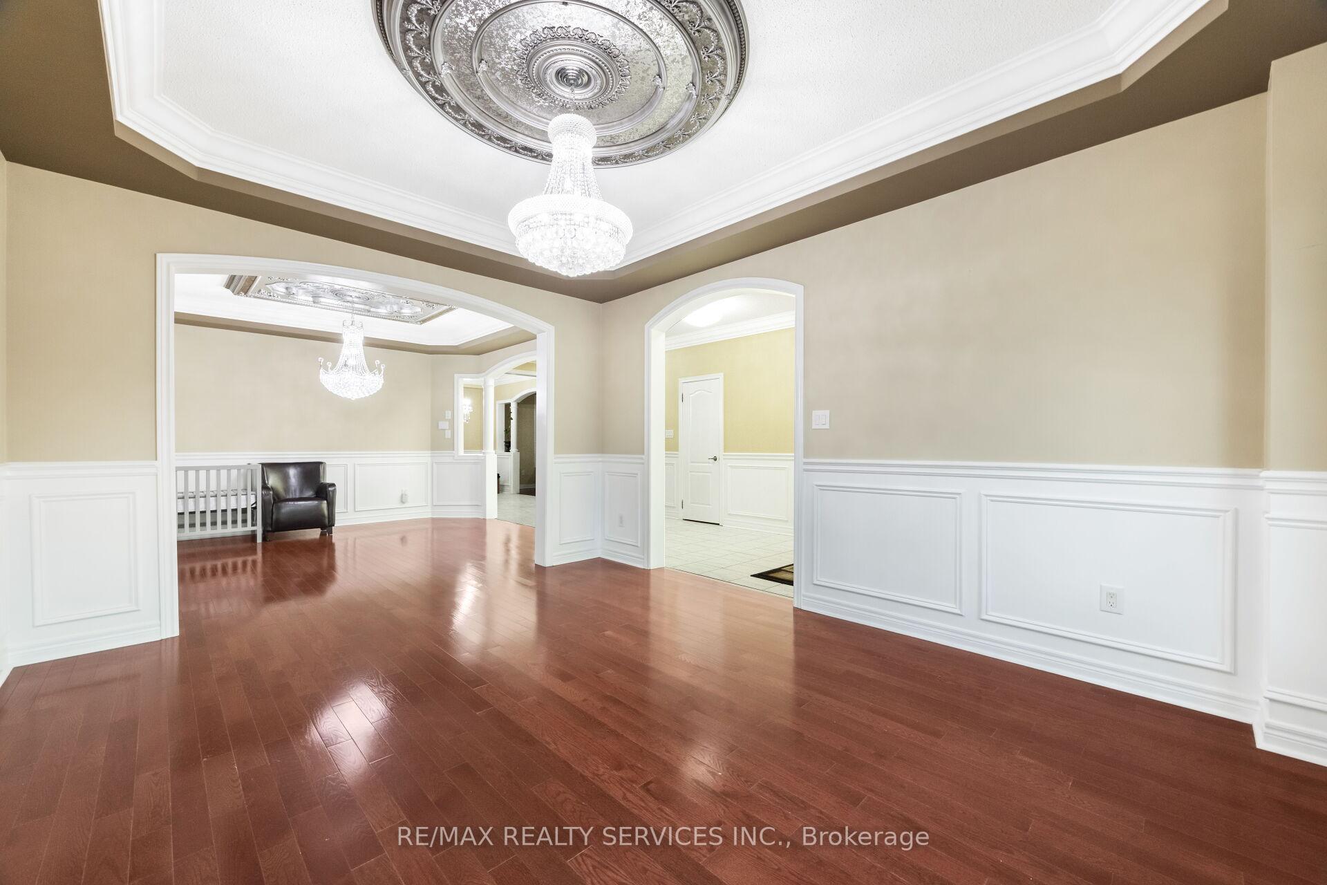 Photo 5 of 51 Midsummer Drive, Brampton, Bram East — HOMEH