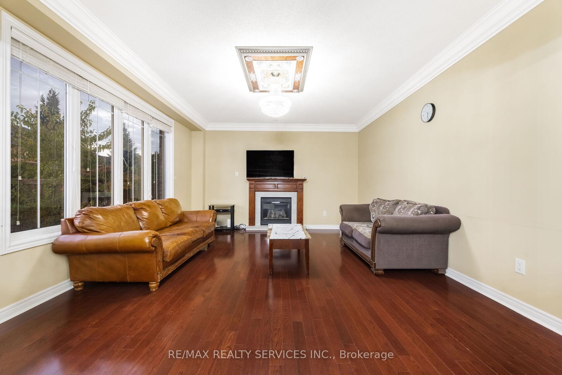 Photo 14 of 51 Midsummer Drive, Brampton, Bram East — HOMEH
