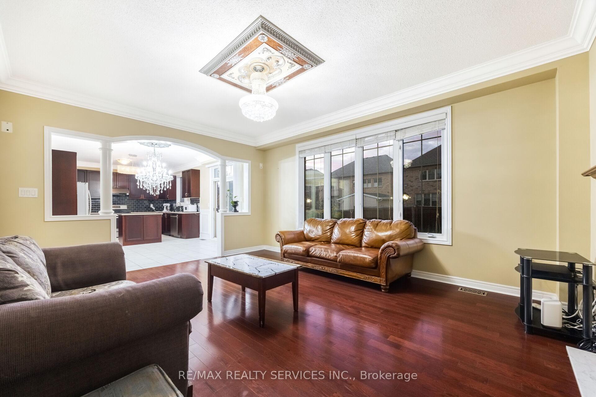 Photo 15 of 51 Midsummer Drive, Brampton, Bram East — HOMEH