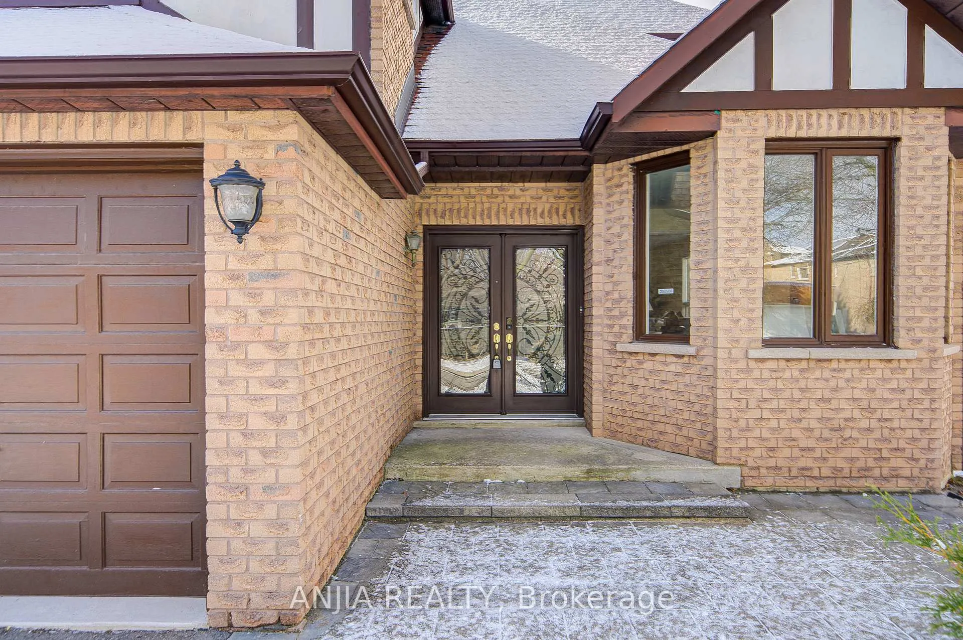 Photo 2 of 33 Havagal Crescent, Markham, Markville — HOMEH