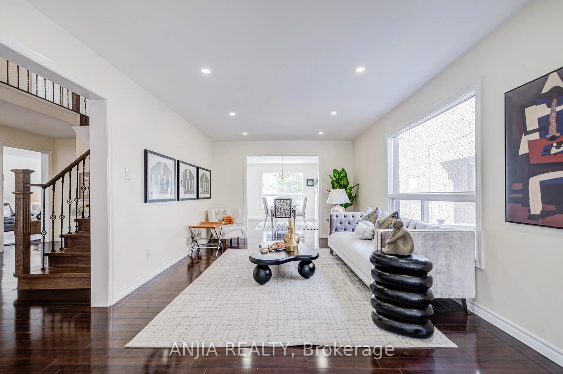 Photo 5 of 33 Havagal Crescent, Markham, Markville — HOMEH