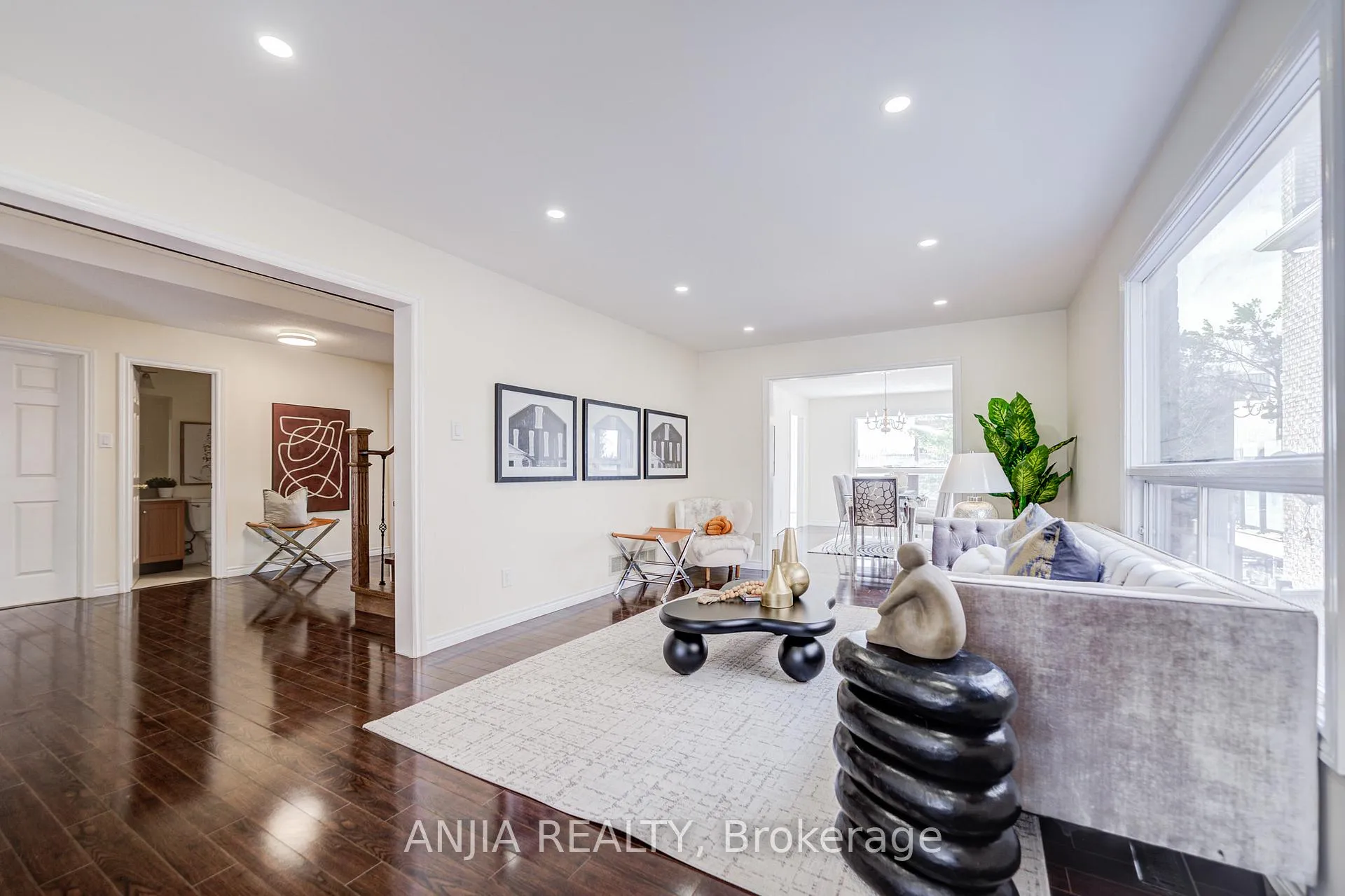 Photo 6 of 33 Havagal Crescent, Markham, Markville — HOMEH