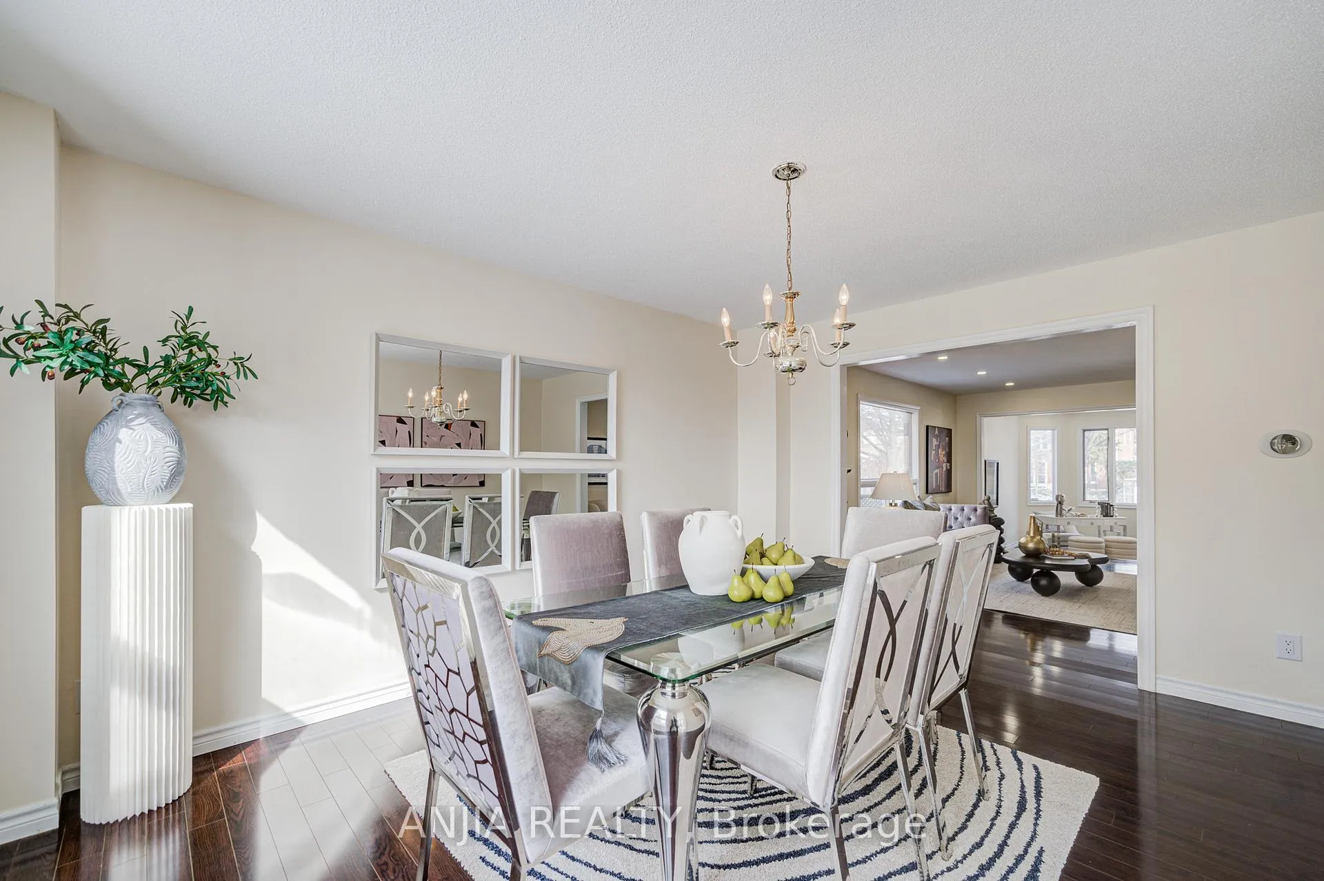 Photo 9 of 33 Havagal Crescent, Markham, Markville — HOMEH