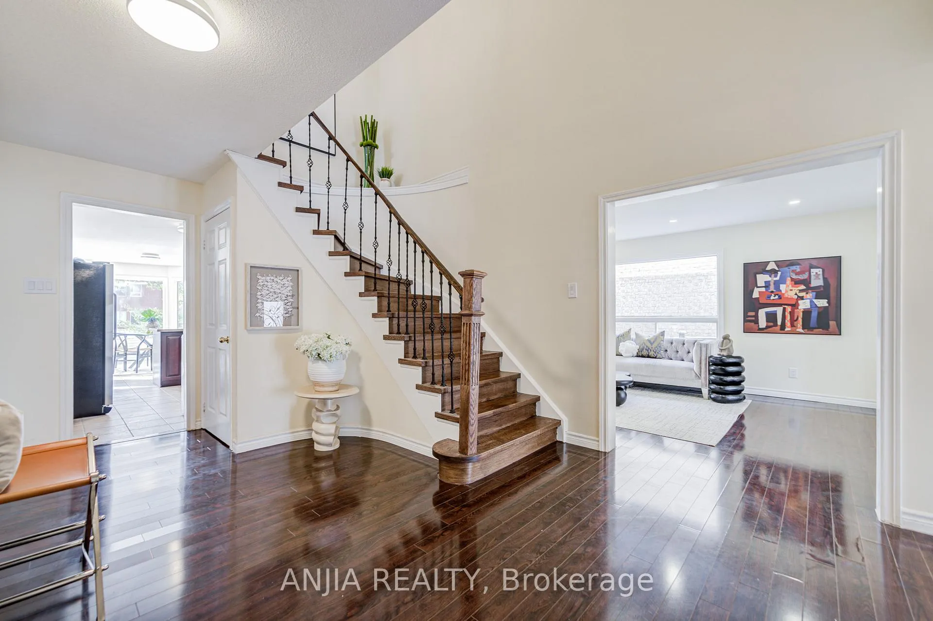 Photo 11 of 33 Havagal Crescent, Markham, Markville — HOMEH