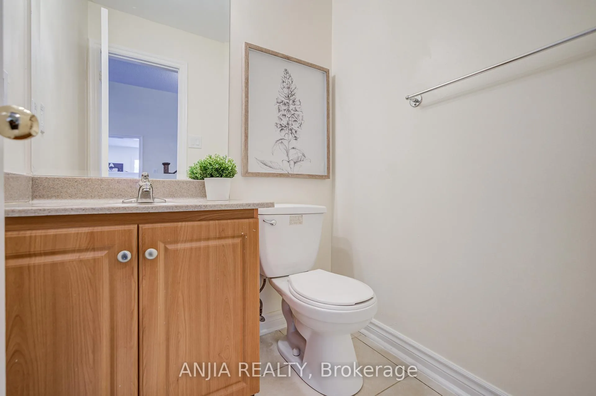 Photo 13 of 33 Havagal Crescent, Markham, Markville — HOMEH