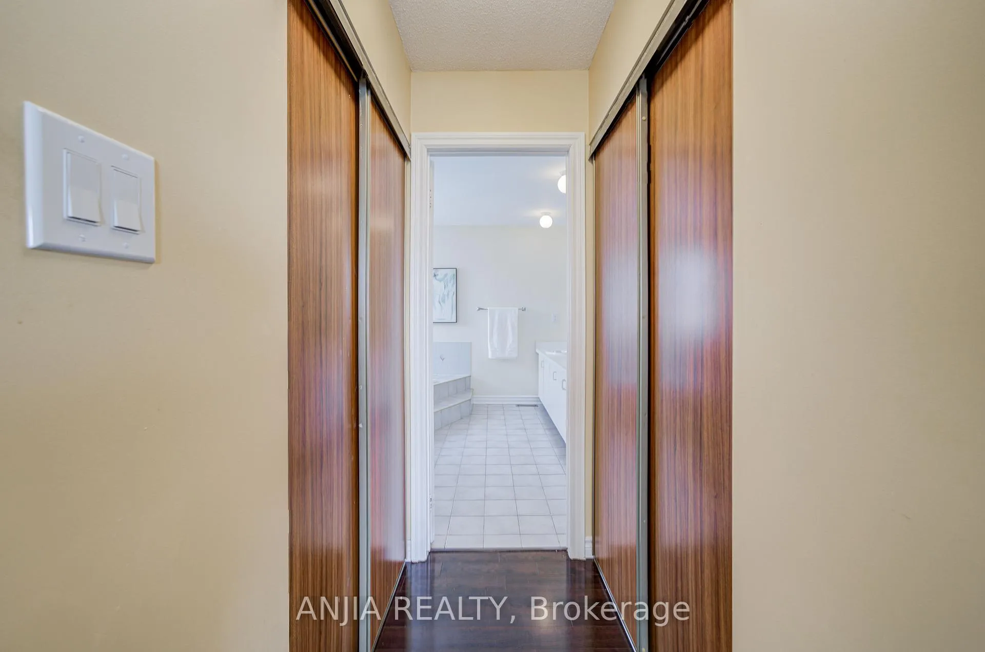 Photo 25 of 33 Havagal Crescent, Markham, Markville — HOMEH