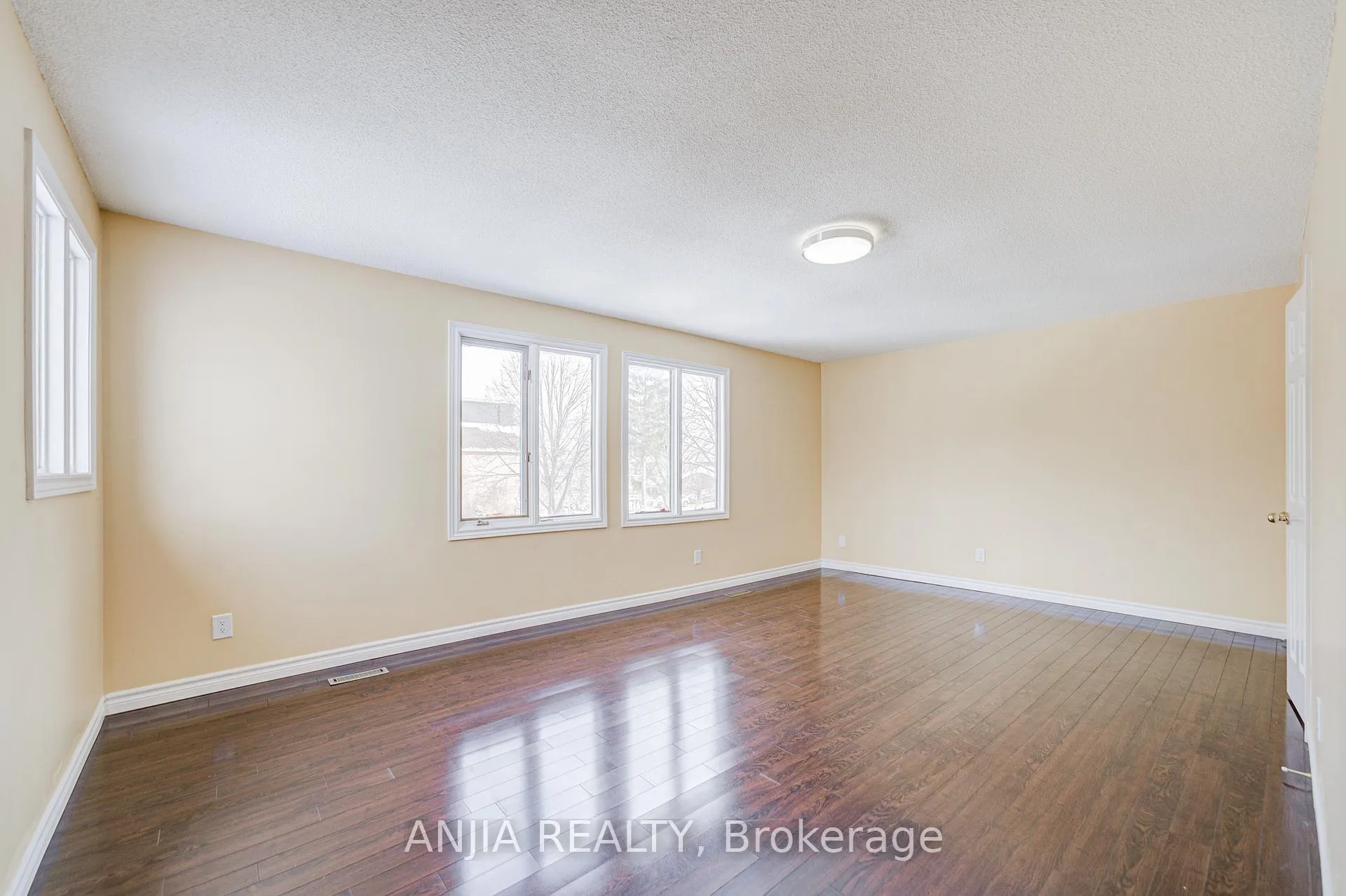 Photo 33 of 33 Havagal Crescent, Markham, Markville — HOMEH