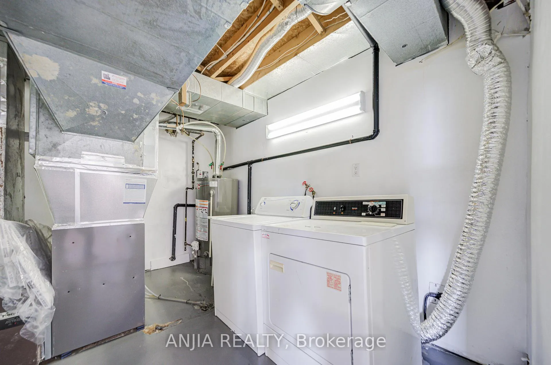 Photo 36 of 33 Havagal Crescent, Markham, Markville — HOMEH