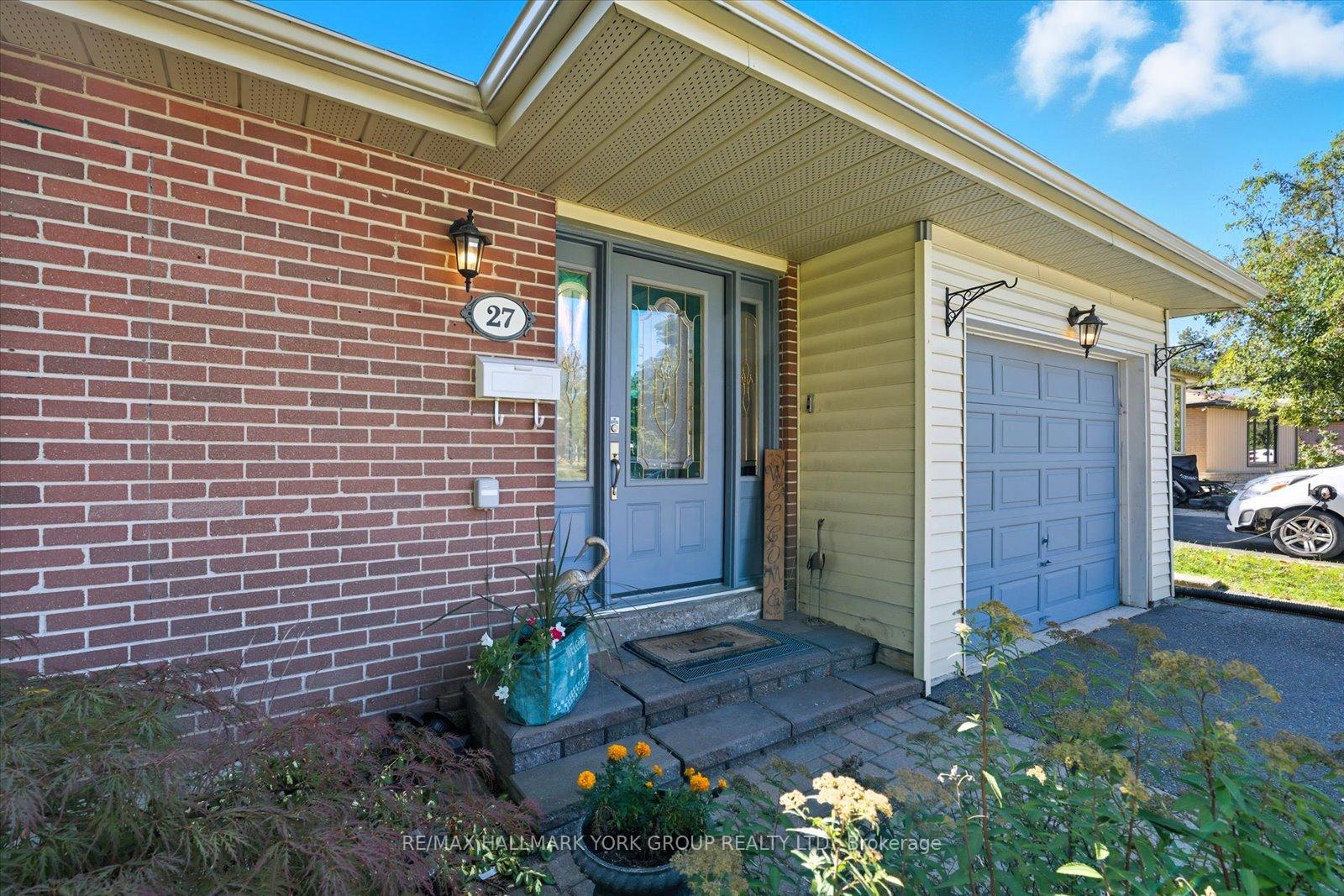 Photo 4 of 27 Bromley Crescent, Brampton, Avondale — HOMEH